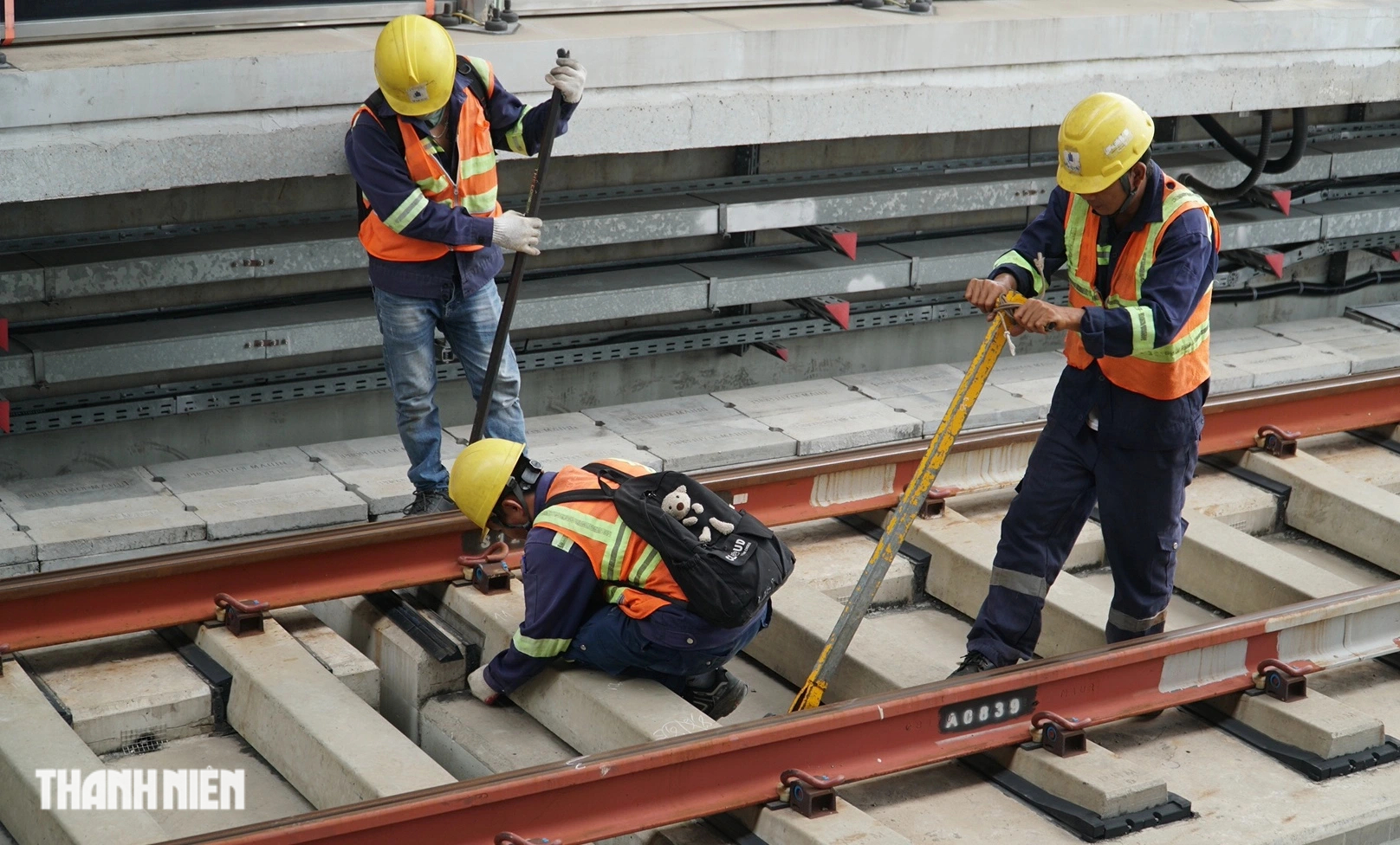 'Biệt đội' chuyên sửa tàu, đường ray cho metro Bến Thành - Suối Tiên- Ảnh 3.