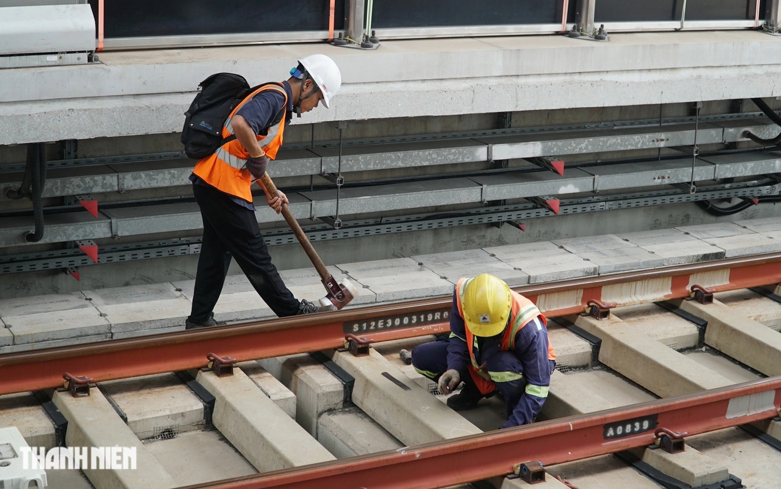 'Biệt đội' chuyên sửa tàu, đường ray cho metro Bến Thành - Suối Tiên- Ảnh 4.