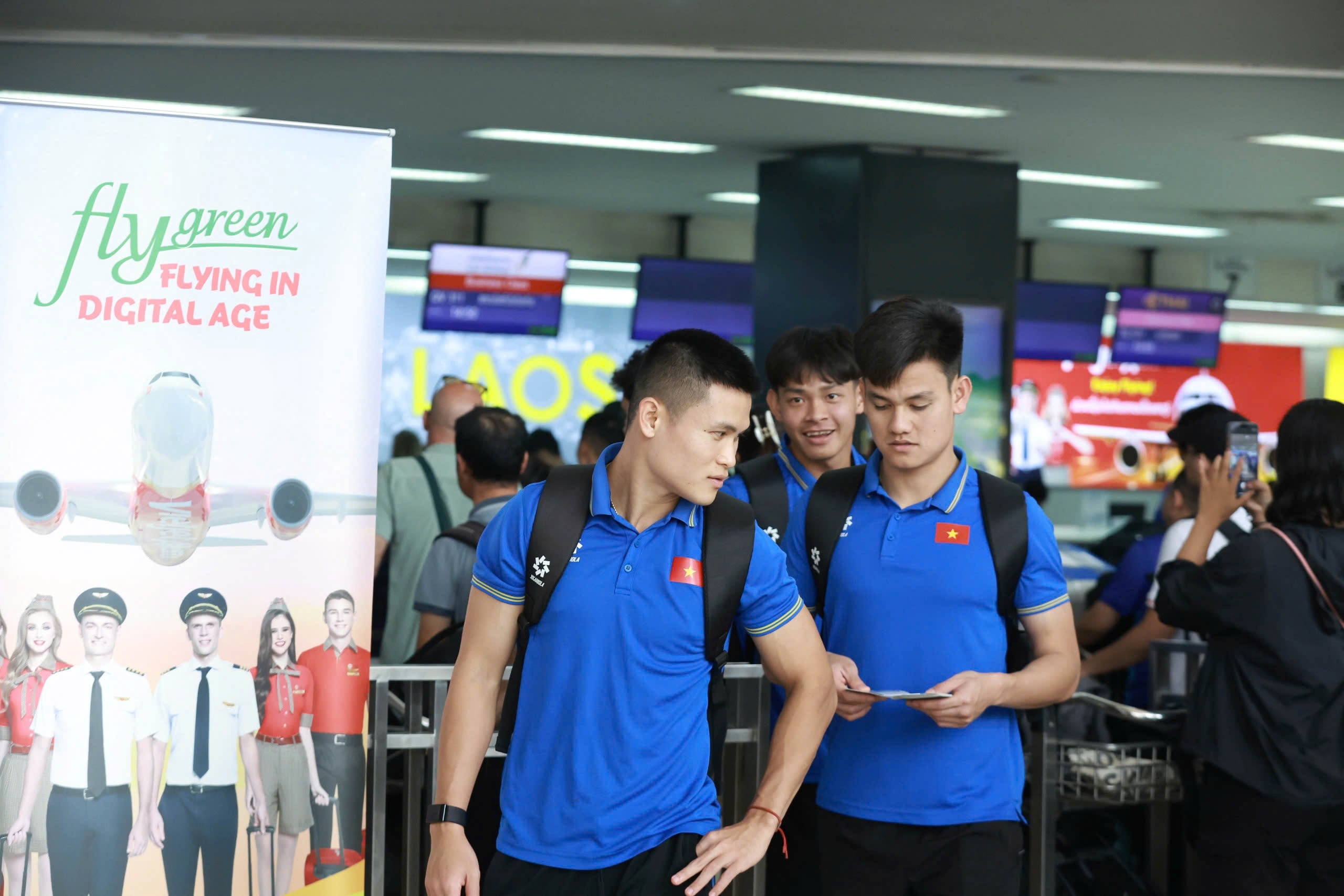 AFF Cup: Đội tuyển Việt Nam rời Lào về nước, sẵn sàng 'chiến' Indonesia- Ảnh 5.