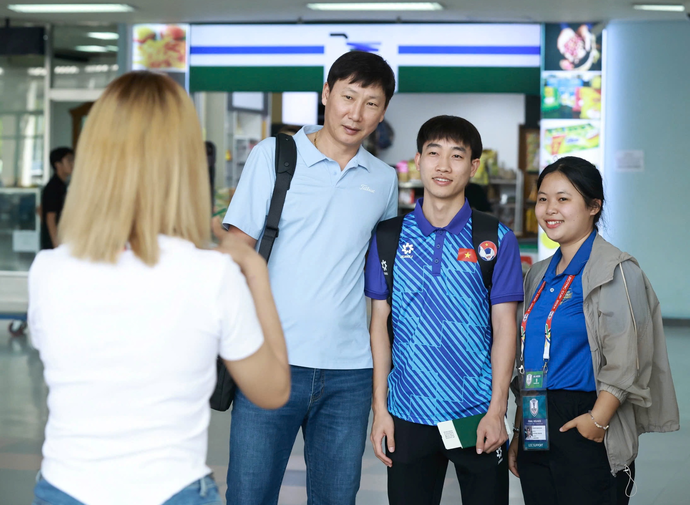 AFF Cup: Đội tuyển Việt Nam rời Lào về nước, sẵn sàng 'chiến' Indonesia- Ảnh 10.