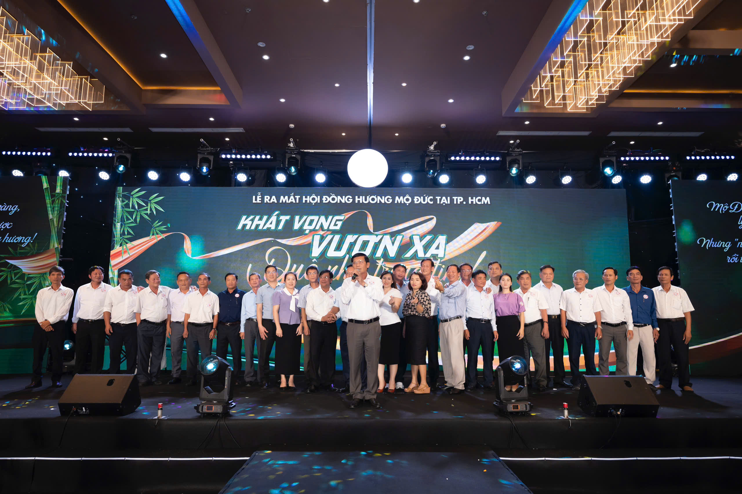 Xúc động ở 'mái nhà chung' của những người con quê hương cố Thủ tướng Phạm Văn Đồng tại TP.HCM- Ảnh 20. Xúc động ở 'mái nhà chung' của những người con quê hương cố Thủ tướng Phạm Văn Đồng tại TP.HCM- Ảnh 20.