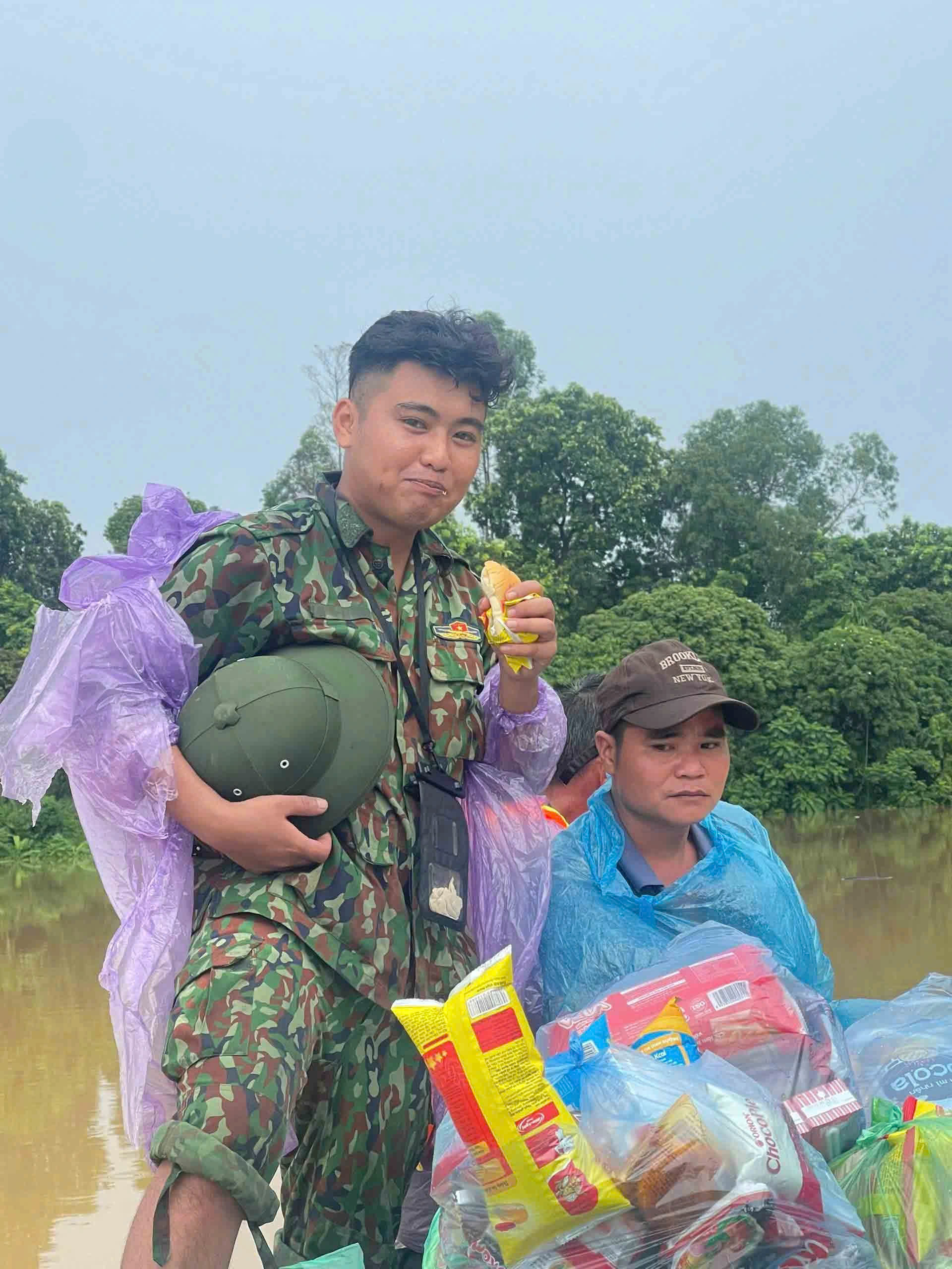 Những 'người hùng' thầm lặng, cứu người chẳng màng hiểm nguy năm 2024- Ảnh 5.