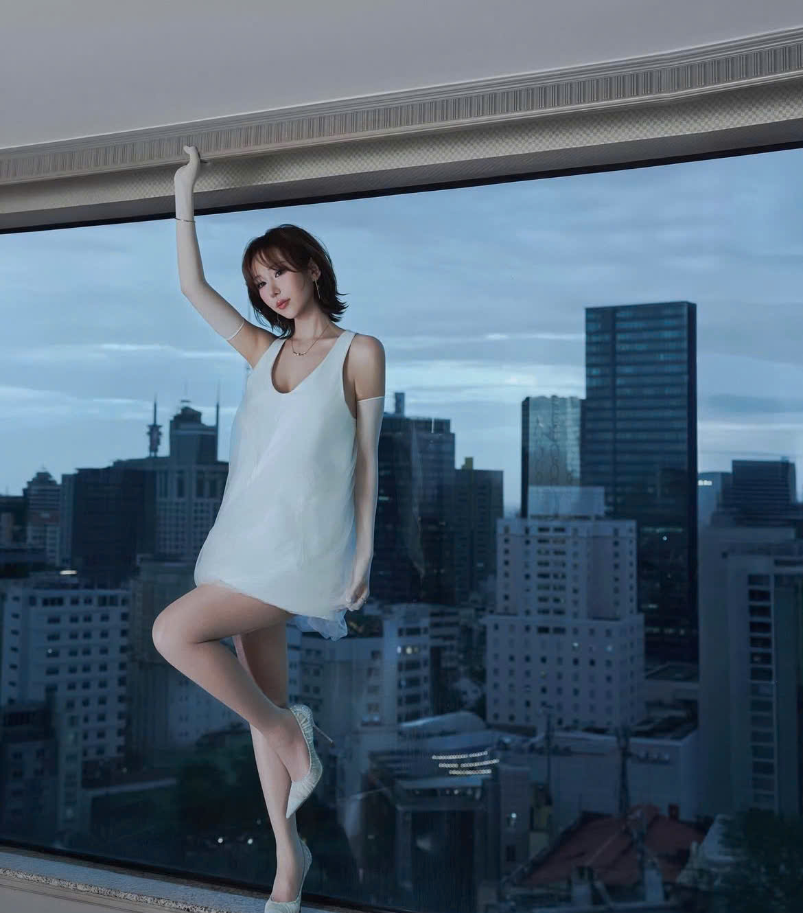 Noel'de parlaması için dünyayı beyaz örtüyor - Fotoğraf 7. Sắc trắng phủ sóng cho nàng tỏa sáng dịp Giáng sinh- Ảnh 7.