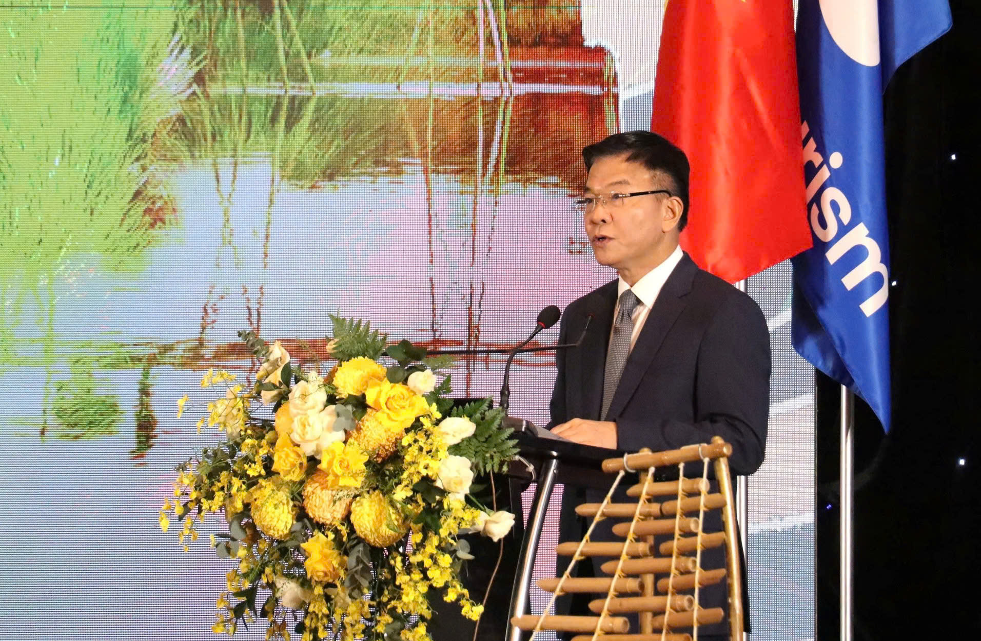 'Biến câu chuyện của cộng đồng nông thôn thành nguồn cảm hứng và cơ hội toàn cầu'- Ảnh 1. 'Biến câu chuyện của cộng đồng nông thôn thành nguồn cảm hứng và cơ hội toàn cầu'- Ảnh 1.