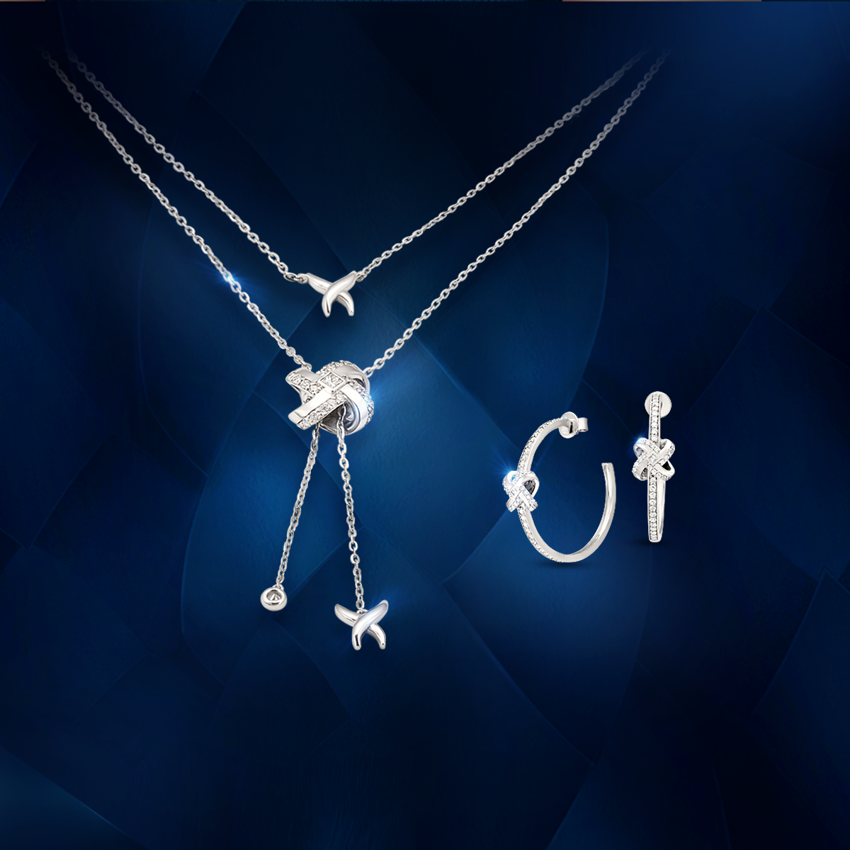 3 thiết kế trang sức kim cương cùng phái đẹp bừng sắc mùa lễ hội- Ảnh 2. 3 thiết kế trang sức kim cương cùng phái đẹp bừng sắc mùa lễ hội- Ảnh 2.