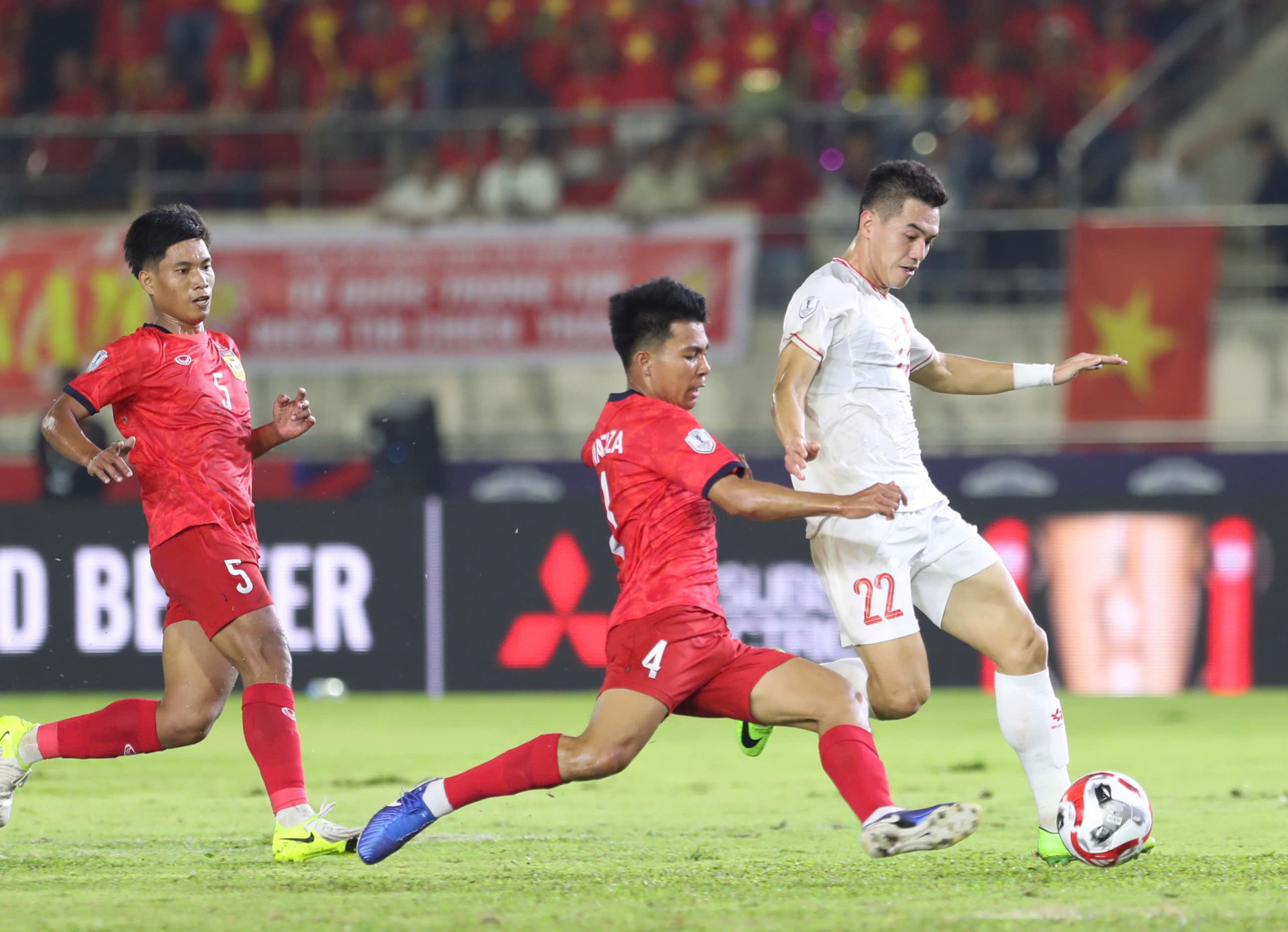 Việt Nam tại AFF Cup: Những điểm nhấn khó quên sau trận thắng quan trọng tại Lào- Ảnh 1.