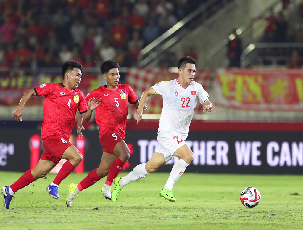 AFF Cup 2024: HLV Kim Sang-sik 'xem giò' Indonesia, Philippines- Ảnh 1.