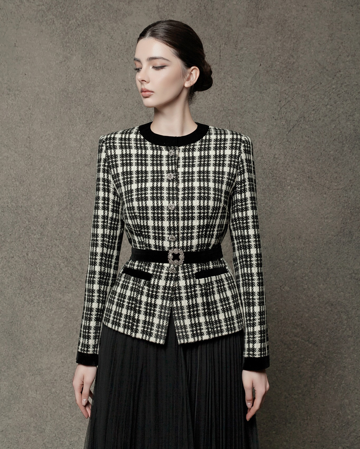 Comment coordonner les vestes en tweed pour les femmes de bureau en hiver - Photo 1. Cách phối áo tweed cho nàng công sở mùa đông- Ảnh 1.
