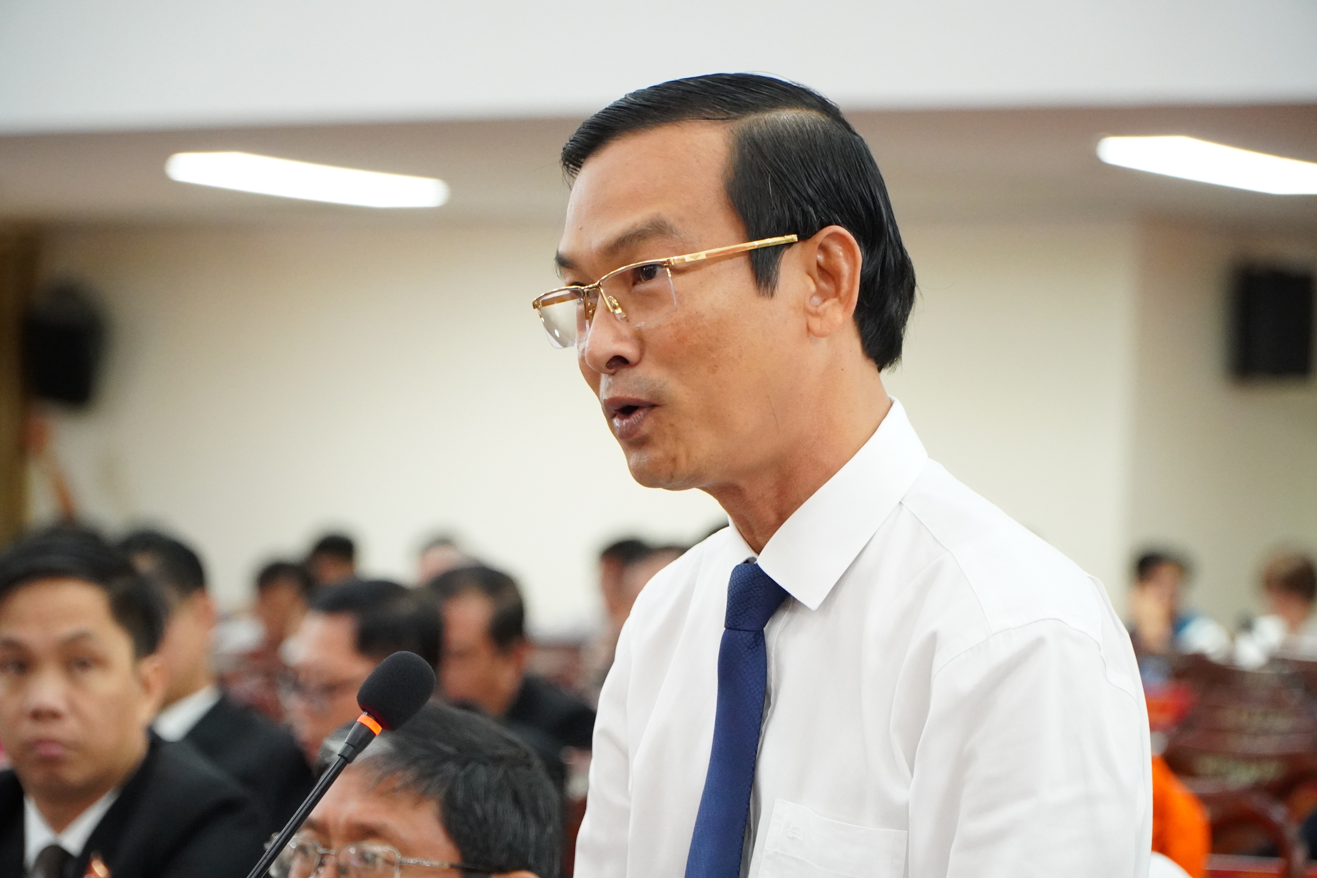 Đại biểu chất vấn về 'chùm lãng phí' ở Cần Thơ- Ảnh 3. Đại biểu chất vấn về 'chùm lãng phí' ở Cần Thơ- Ảnh 3.