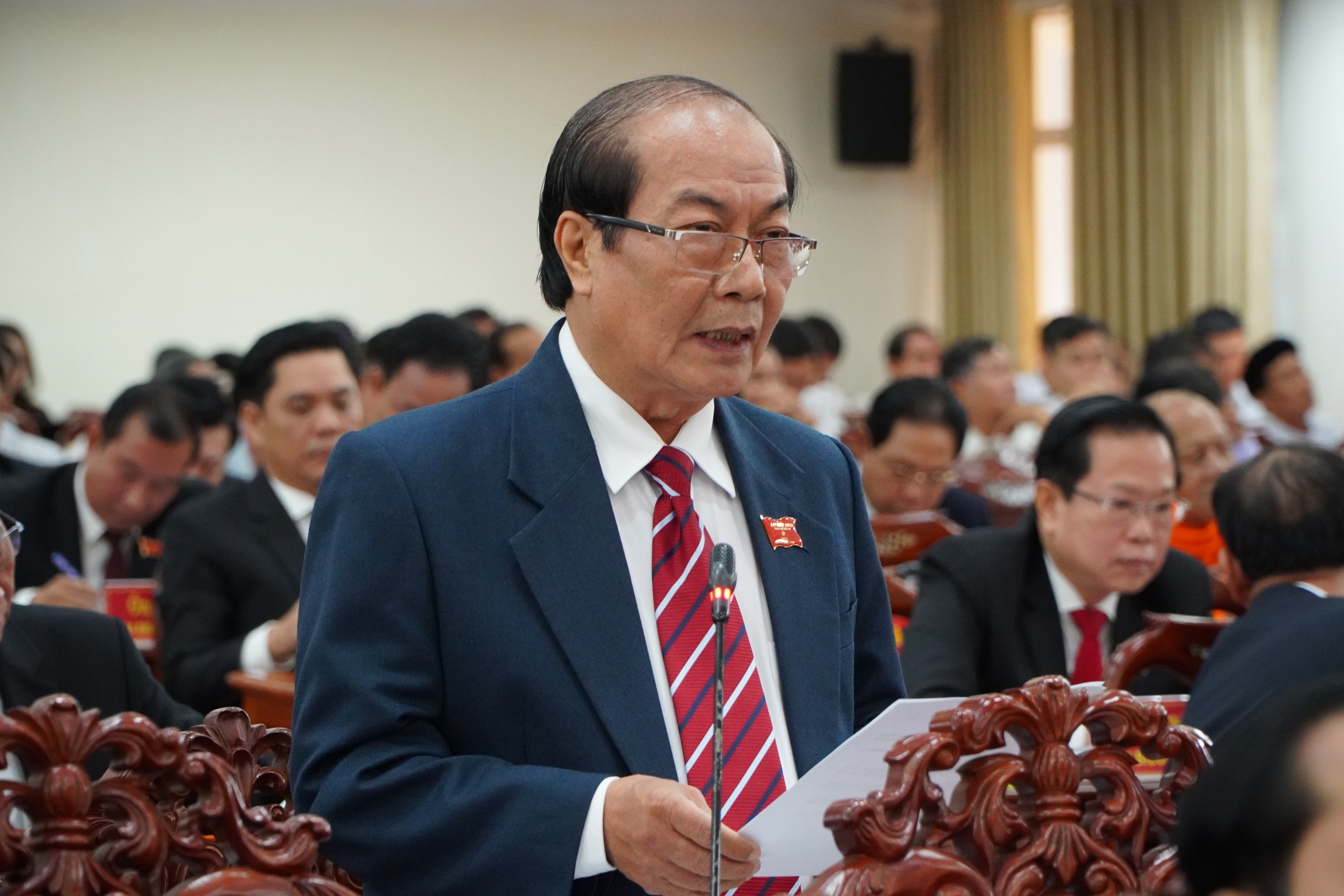 Đại biểu chất vấn về 'chùm lãng phí' ở Cần Thơ- Ảnh 2. Đại biểu chất vấn về 'chùm lãng phí' ở Cần Thơ- Ảnh 2.