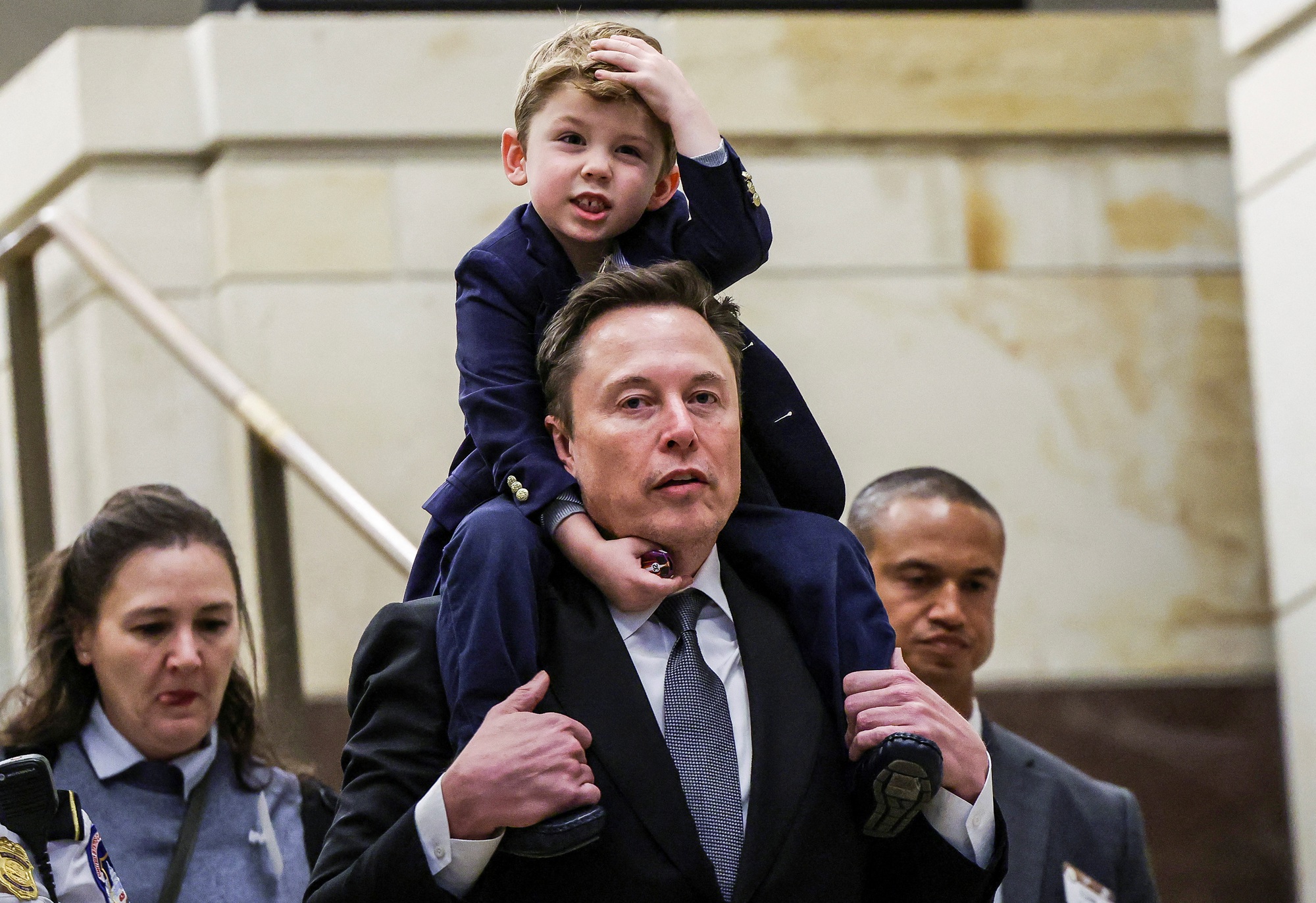 Tỉ phú Elon Musk thành người đầu tiên có tài sản 400 tỉ USD