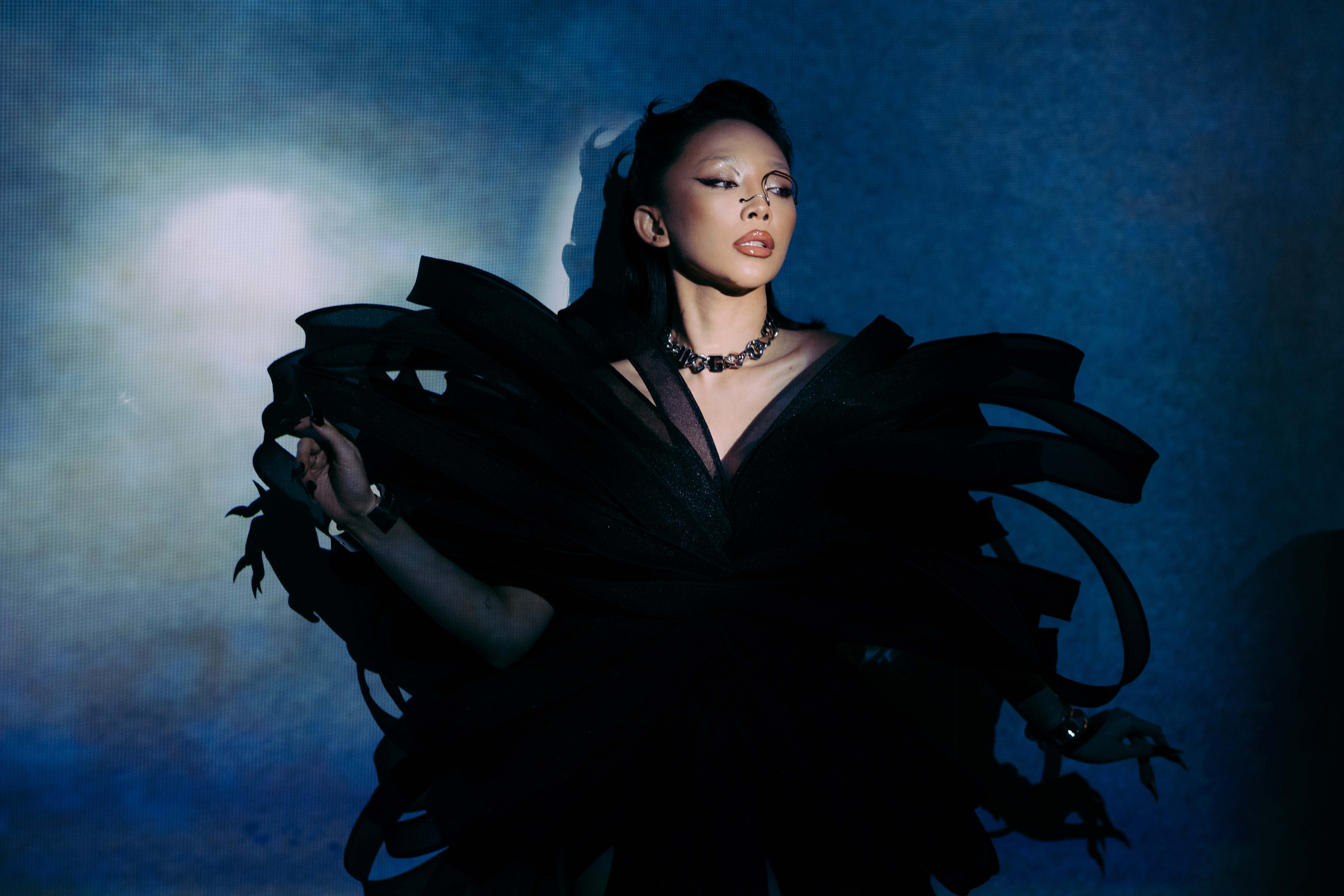 Ho Ngoc Ha និង Ky Duyen ចូលរួមពិព័រណ៍ O 2024 - រូបថត ២. Hồ Ngọc Hà, Kỳ Duyên dự triển lãm Ô Exhibition 2024- Ảnh 2.