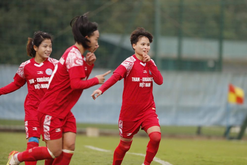 Defeating Thai Nguyen T&T, Vietnam Coal and Minerals women's team defended the runner-up title - Photo 2.