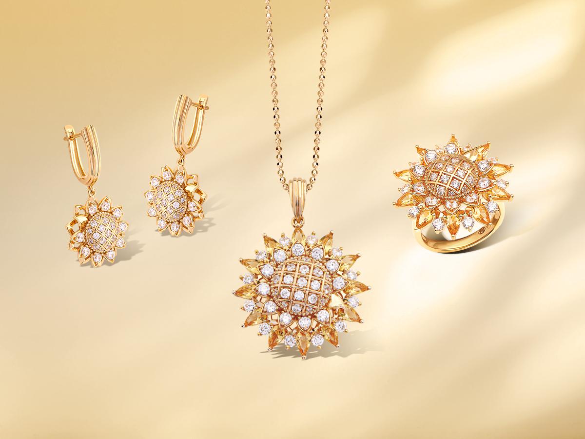 3 mix-match suggestions for girls attending the company's year-end party for the first time - Photo 2. Trang sức Sunnyva rực rỡ là bản phối hoàn hảo khi diện cùng thiết kế sequin thời thượng. ẢNH: PNJ