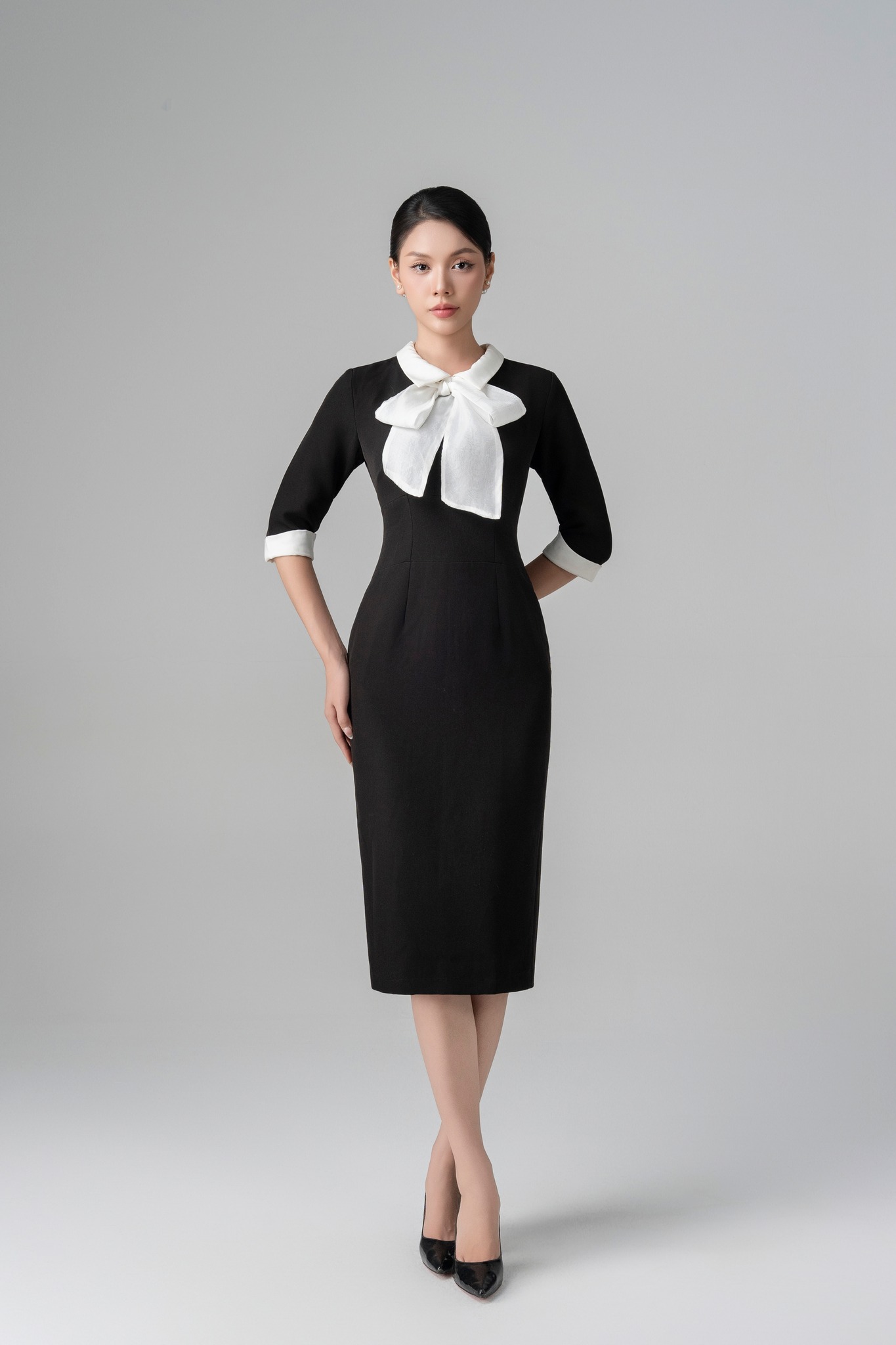 Diện phong cách tối giản sang xịn từ công sở đến dạo phố- Ảnh 3. Diện phong cách tối giản sang xịn từ công sở đến dạo phố- Ảnh 3.