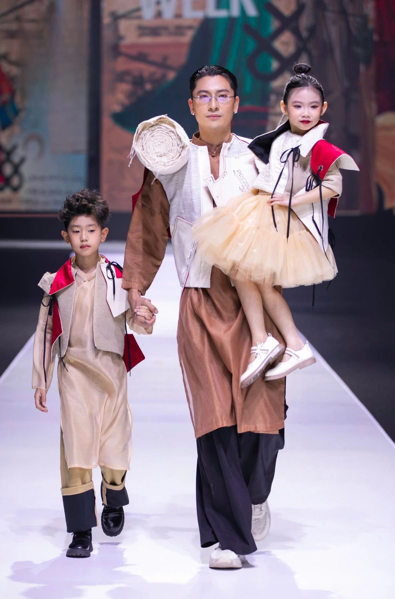 Ζεσταθείτε με το αντιπροσωπευτικό χρώμα του 2025 - καφέ καφέ - Φωτογραφία 4. Làm ấm mình với màu đại diện của năm 2025 - nâu cà phê- Ảnh 4.