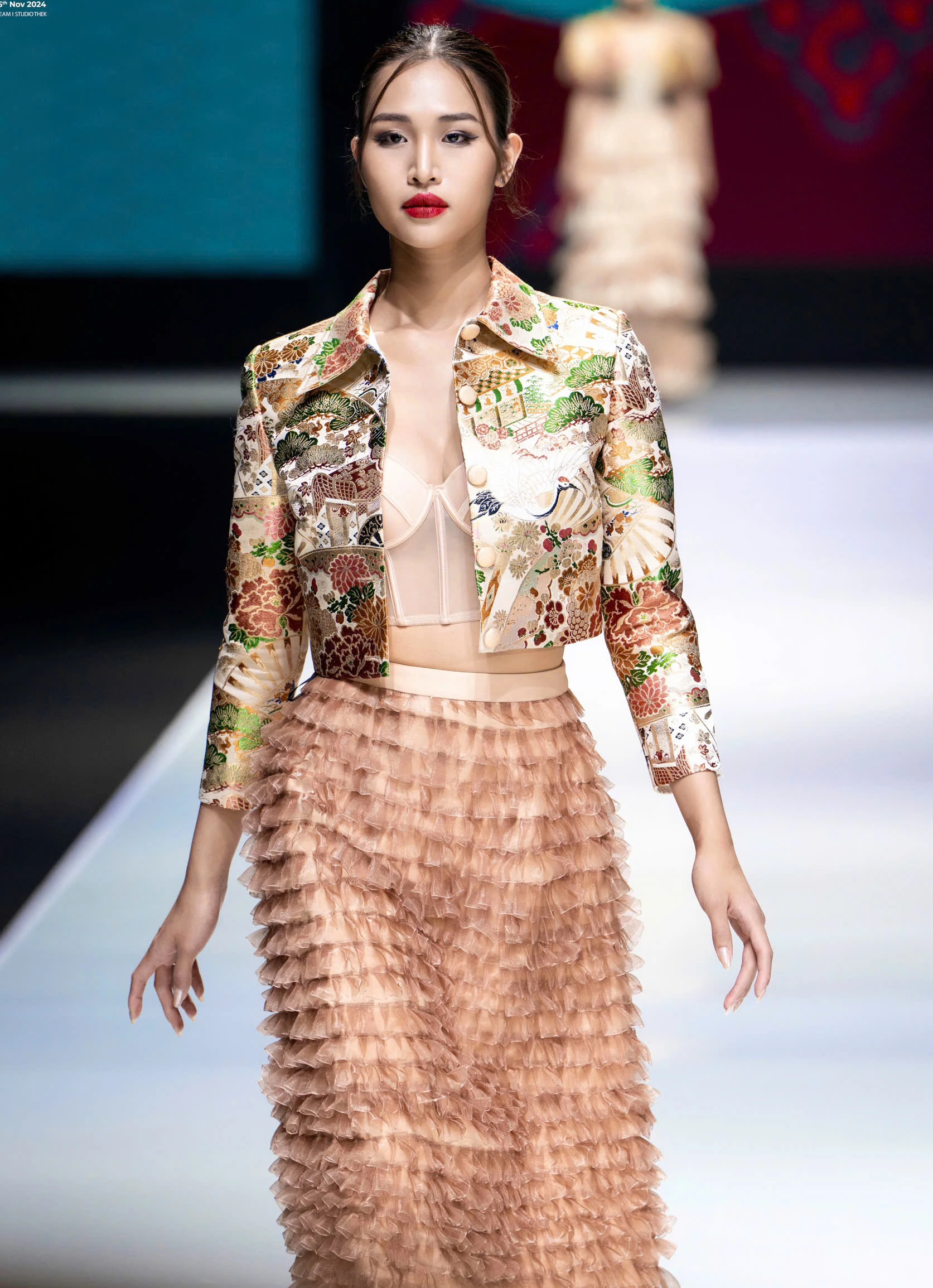 Ζεσταθείτε με το αντιπροσωπευτικό χρώμα του 2025 - καφέ καφέ - Φωτογραφία 2. Làm ấm mình với màu đại diện của năm 2025 - nâu cà phê- Ảnh 2.