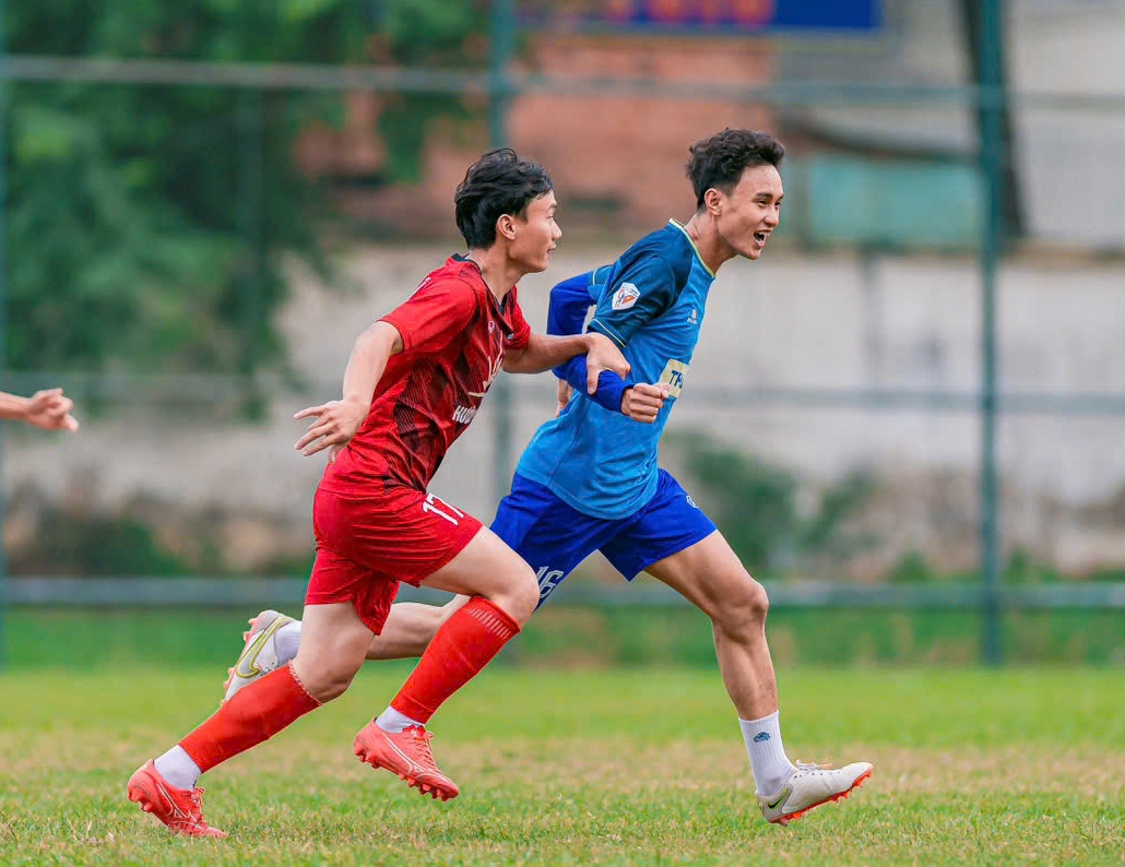 Binh Duong University is actively training for the 2025 THACO Cup