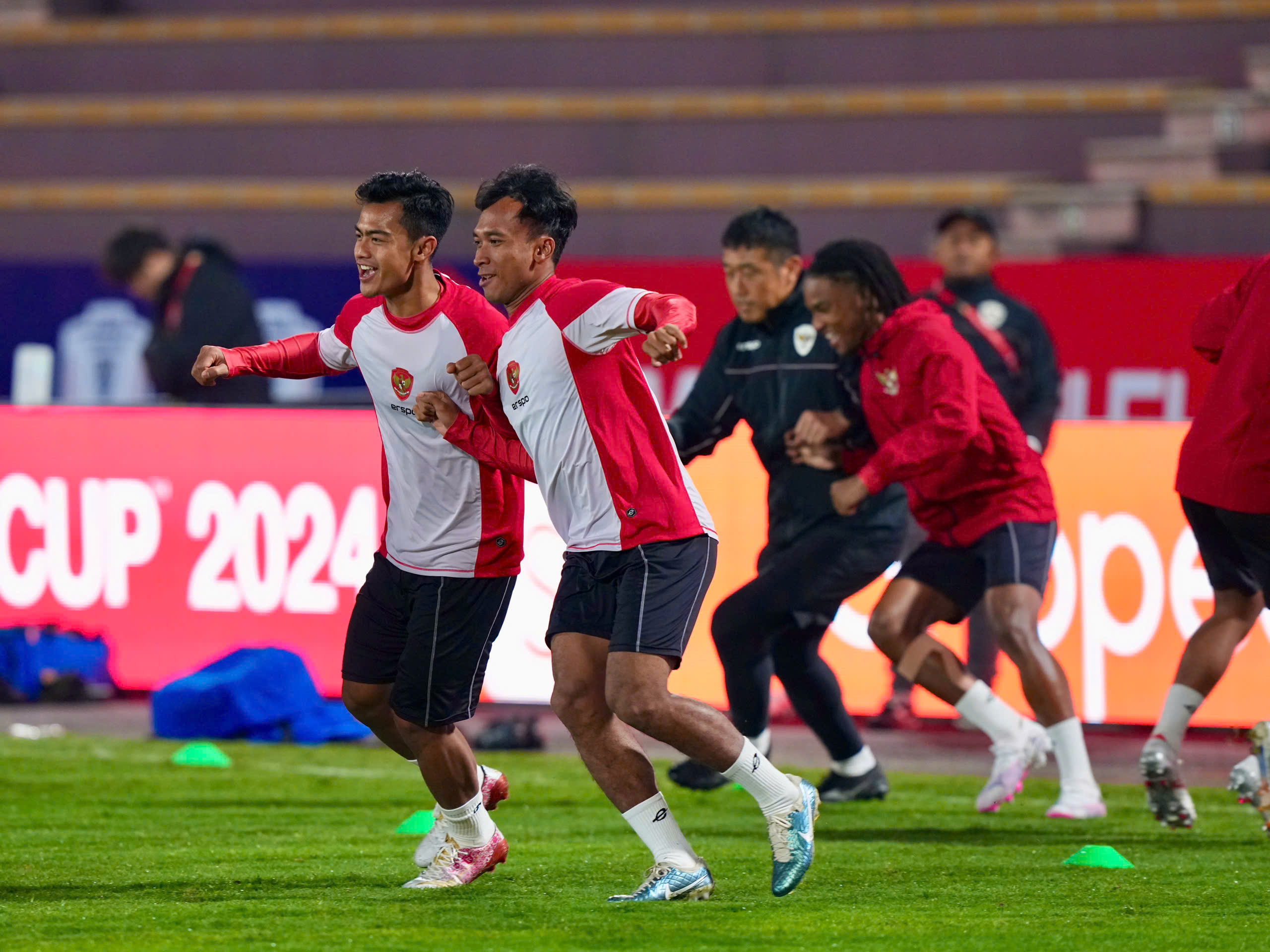 Before the key match Vietnam - Indonesia, coach Shin Tae-yong complained about this again - Photo 7.