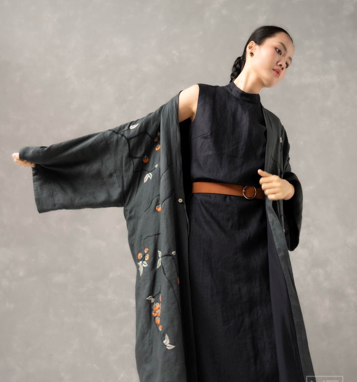 Jaket tipis untuk hari dingin, cocok untuk cuaca saat ini di Kota Ho Chi Minh - Foto 8. Áo khoác mỏng nhẹ cho ngày se lạnh, hợp thời tiết TP.HCM lúc này- Ảnh 8.
