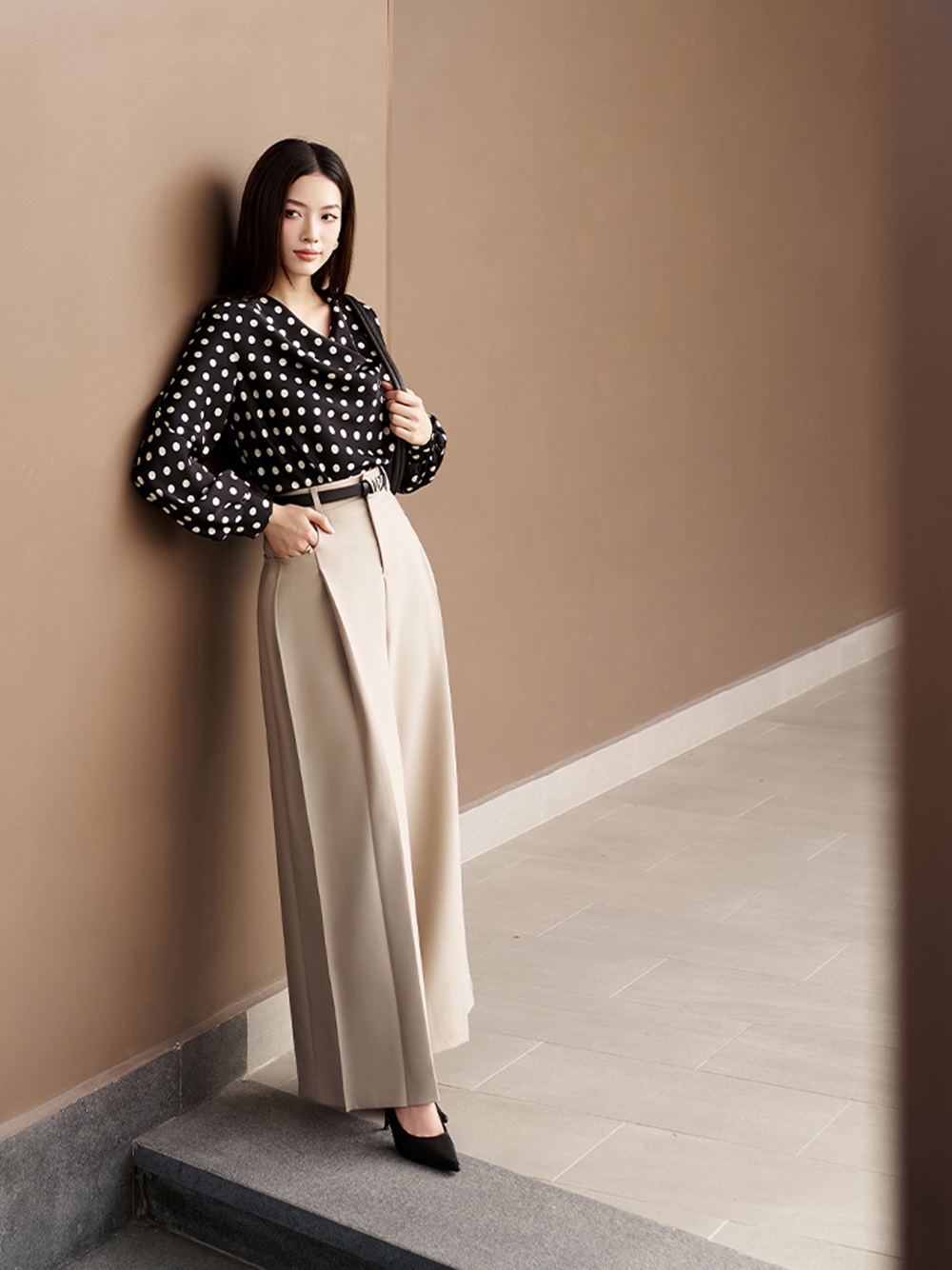 Mevsim ne olursa olsun gömlek gardırobun her zaman 'yenilmez' tasarımlarından biridir - Fotoğraf 4. Bất kể mùa nào, áo sơ mi luôn là thiết kế 'bất bại' trong tủ đồ- Ảnh 4.