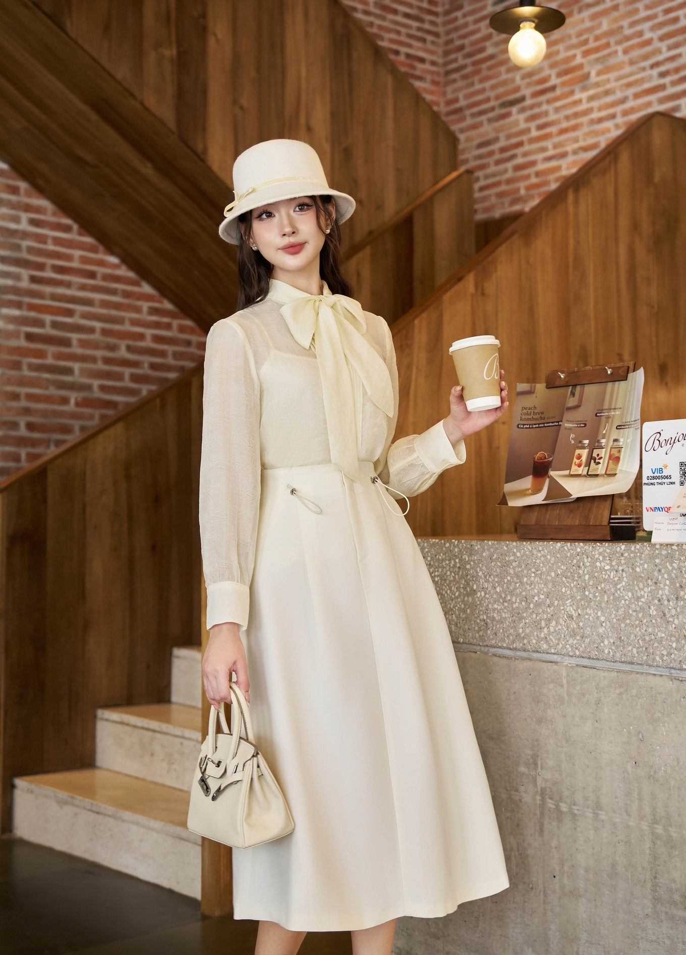 Mevsim ne olursa olsun gömlek gardırobun her zaman 'yenilmez' tasarımıdır - Fotoğraf 6. Bất kể mùa nào, áo sơ mi luôn là thiết kế 'bất bại' trong tủ đồ- Ảnh 6.