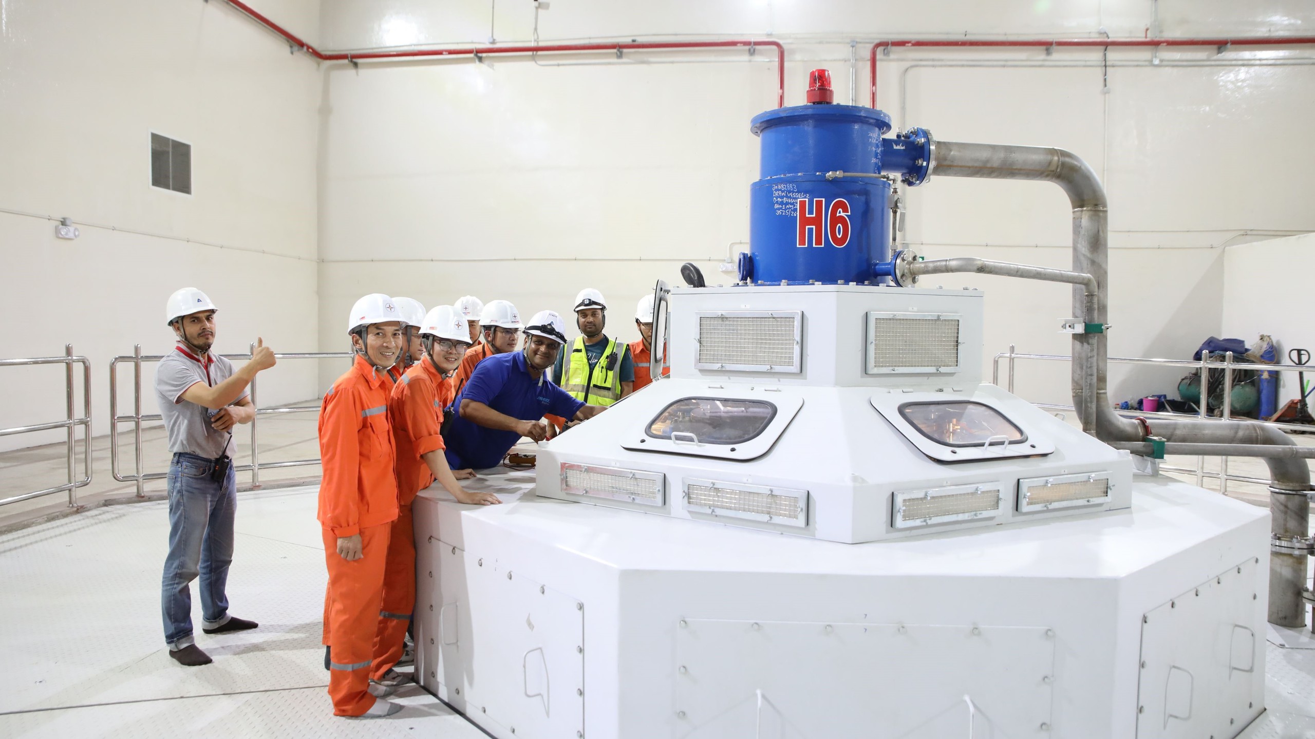 Vượt tiến độ 18 ngày, tổ máy số 2 Thủy điện Ialy hòa lưới thành công- Ảnh 1. Vượt tiến độ 18 ngày, tổ máy số 2 Thủy điện Ialy hòa lưới thành công- Ảnh 1.
