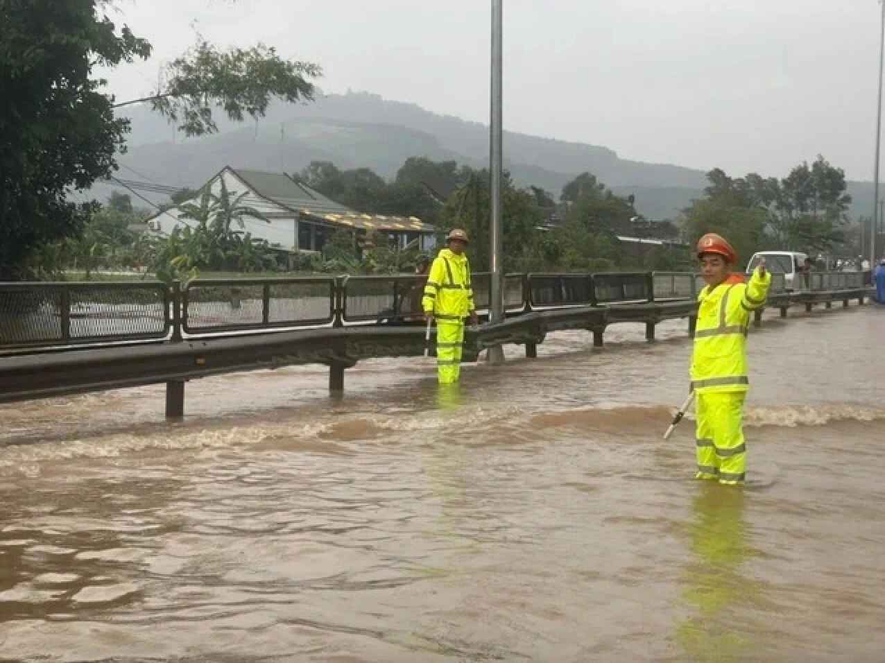 Đang mùa khô, vì sao khắp nơi mưa to kéo dài?- Ảnh 2.