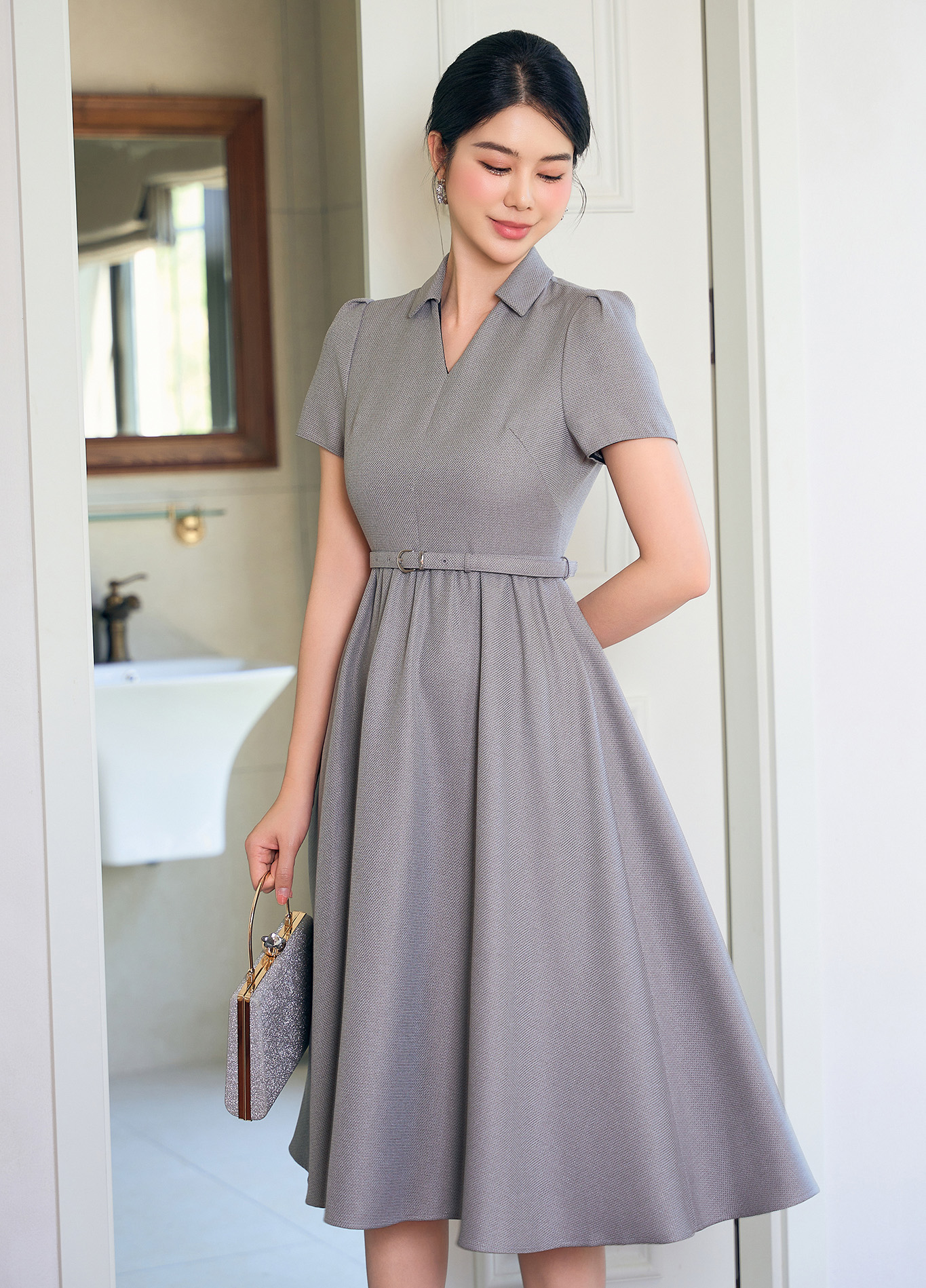 5 pakaian kantor yang elegan dan modern untuk musim dingin - Foto 8. 5 trang phục công sở thanh lịch, hiện đại cho ngày đông- Ảnh 8.