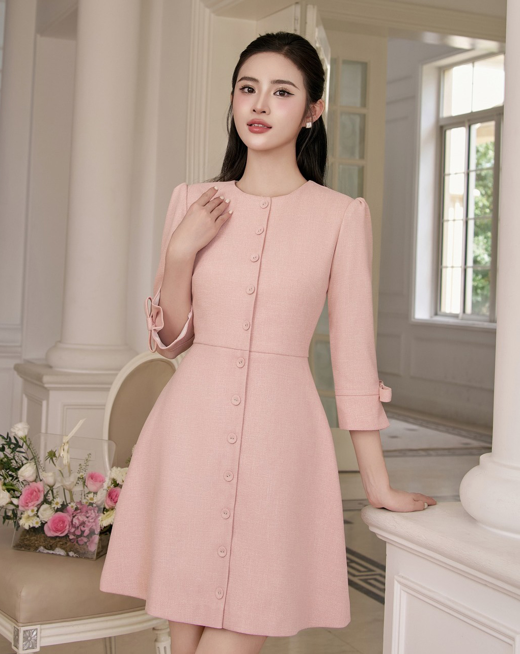 5 pakaian kantor yang elegan dan modern untuk musim dingin - Foto 4. 5 trang phục công sở thanh lịch, hiện đại cho ngày đông- Ảnh 4.