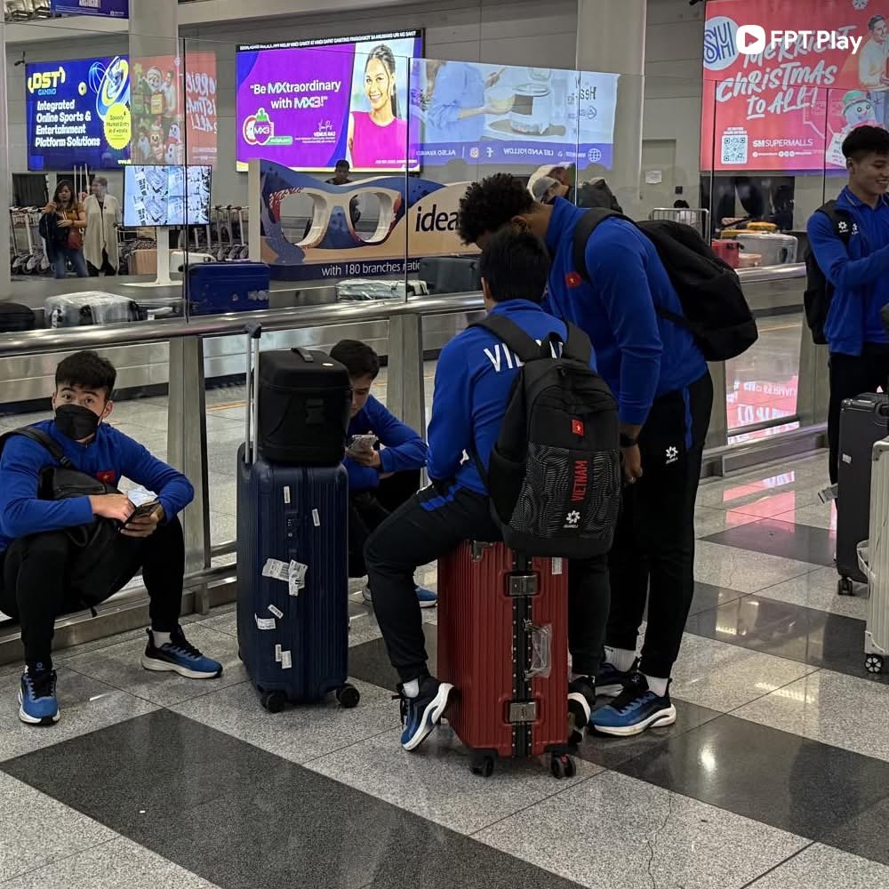 AFF Cup: The Vietnamese team arrived safely in the Philippines, determined to win to enter the semi-finals early - Photo 3.