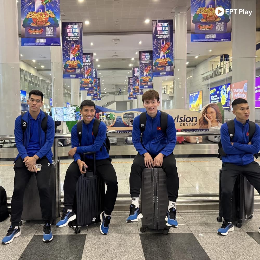 AFF Cup: The Vietnamese team arrived safely in the Philippines, determined to win to enter the semi-finals early - Photo 2.