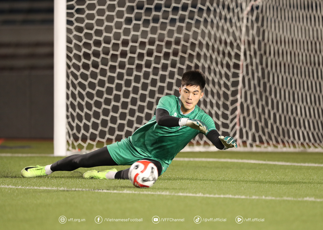 AFF Cup: Vietnam team's first practice session in the Philippines, ready to win 3 points - Photo 17.