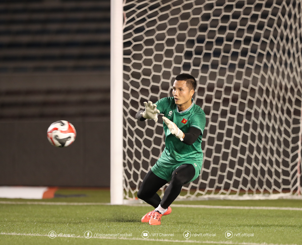 AFF Cup: Vietnam team's first training session in the Philippines, ready to win 3 points - Photo 16.