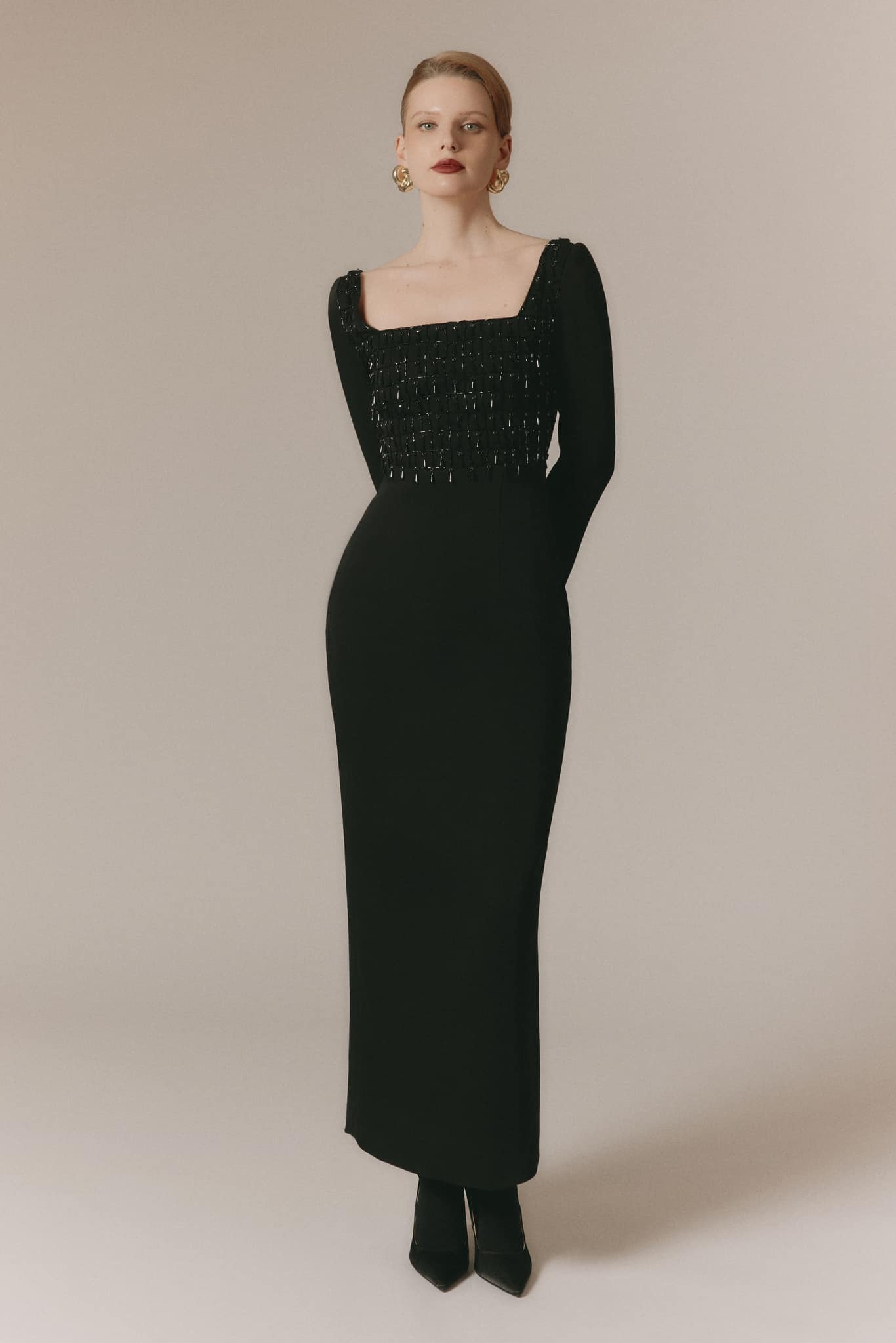 5 pakaian kantor yang elegan dan modern untuk musim dingin - Foto 11. 5 trang phục công sở thanh lịch, hiện đại cho ngày đông- Ảnh 11.