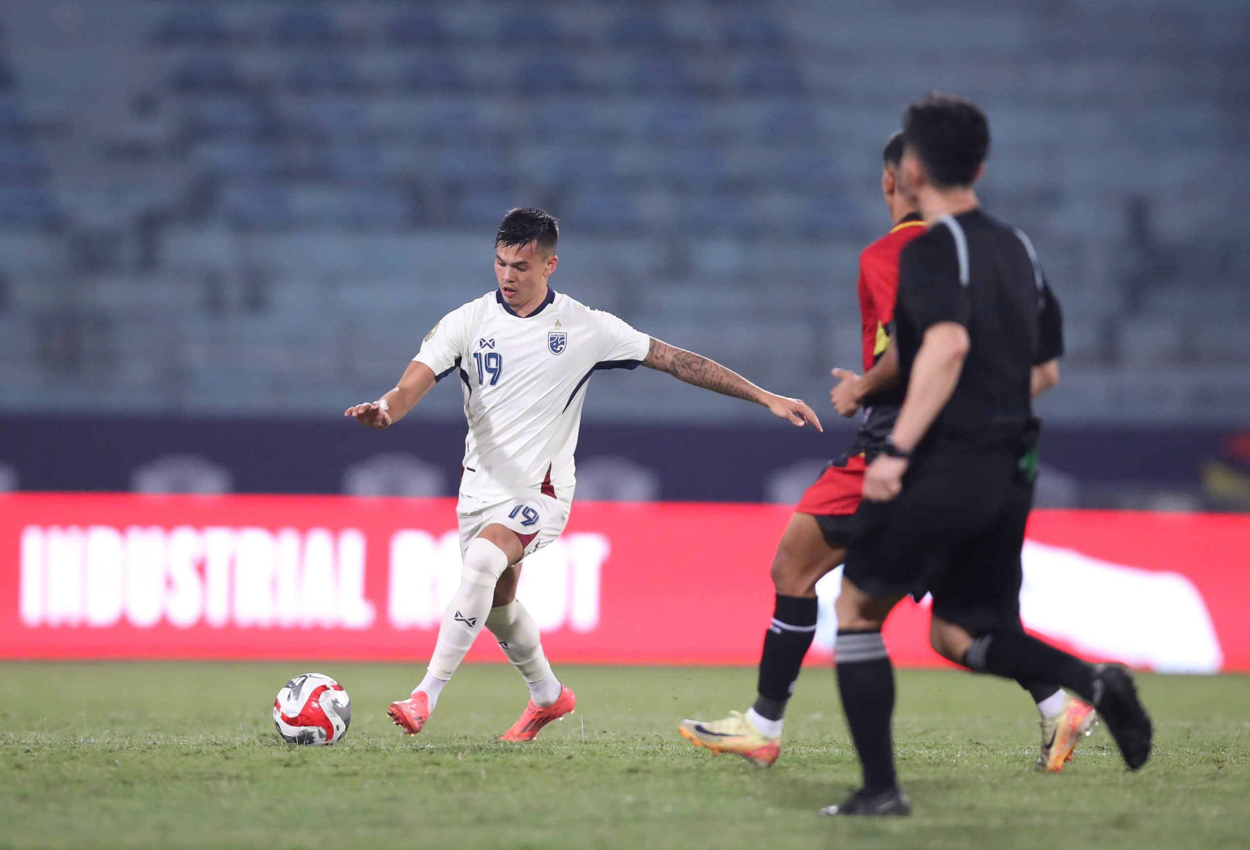 AFF Cup 2024, Singapore 00 Thailand 'War Elephants' soon win semi