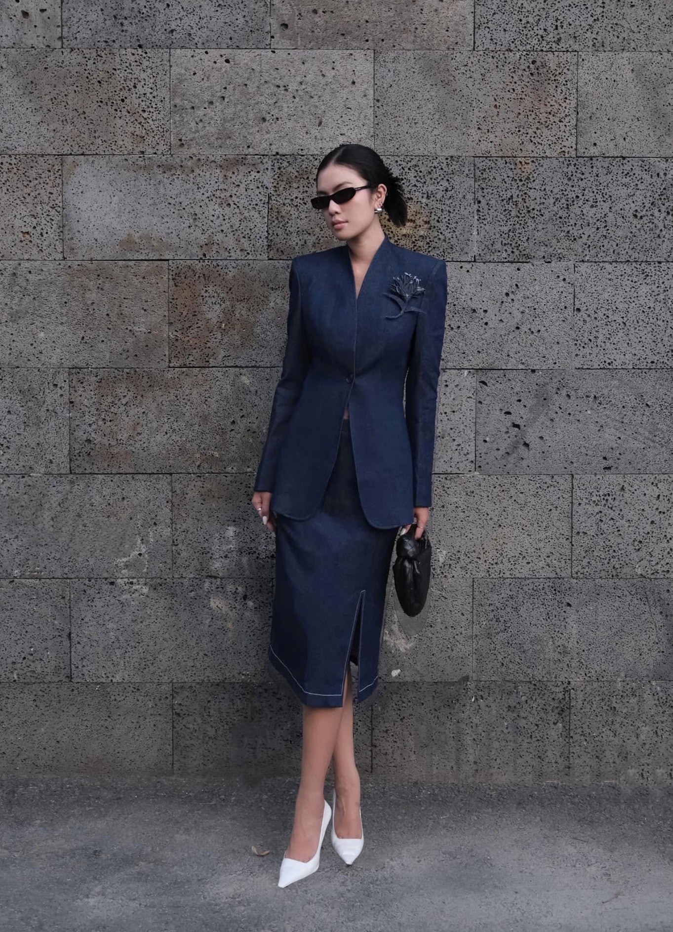 Suit cách điệu - tuyên ngôn thời trang của phái nữ hiện đại- Ảnh 6. Suit cách điệu - tuyên ngôn thời trang của phái nữ hiện đại- Ảnh 6.