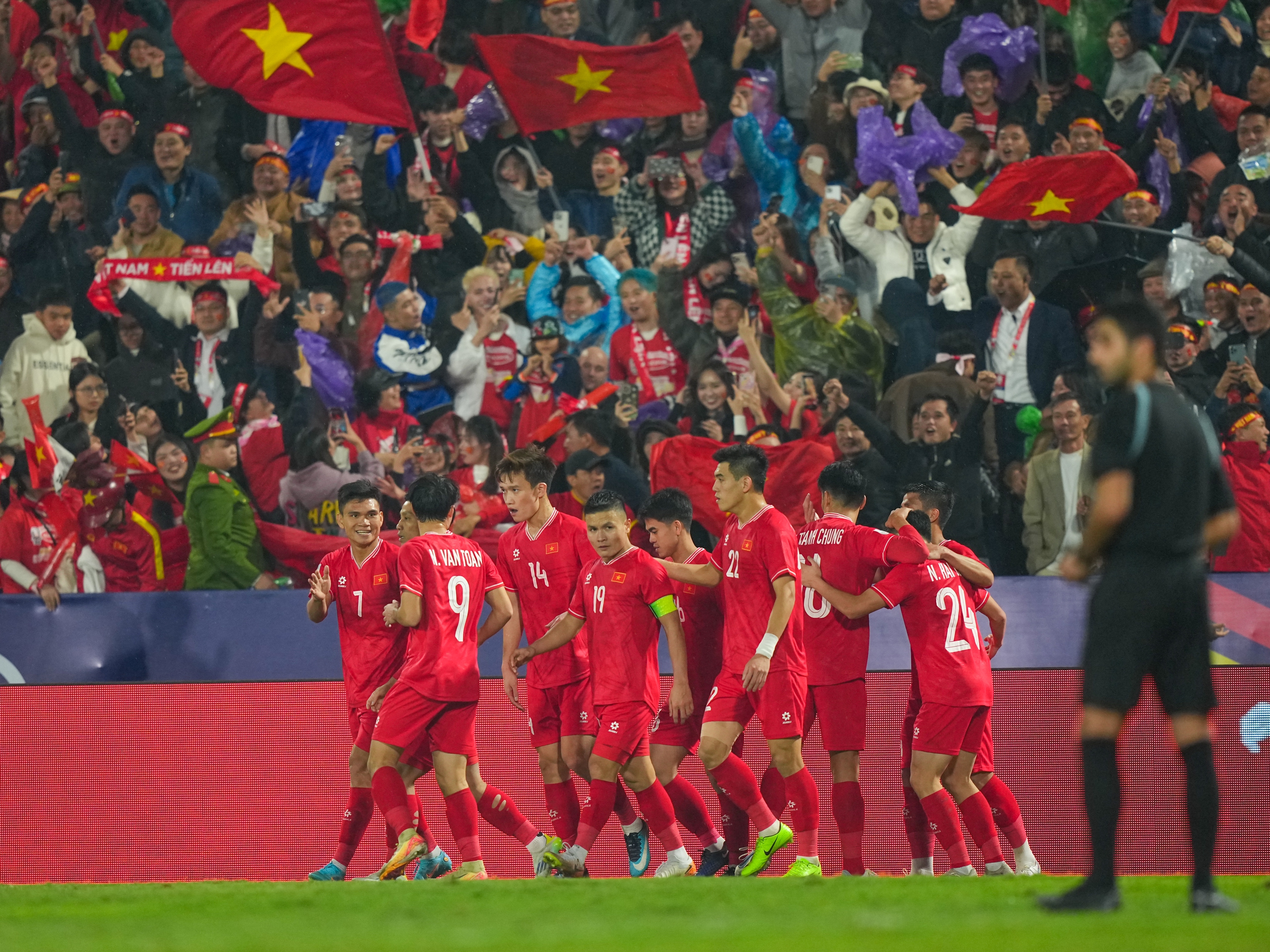 AFF Cup 2024, Philippines - Vietnam team: Mr. Kim Sang-sik's two tasks - Photo 3.