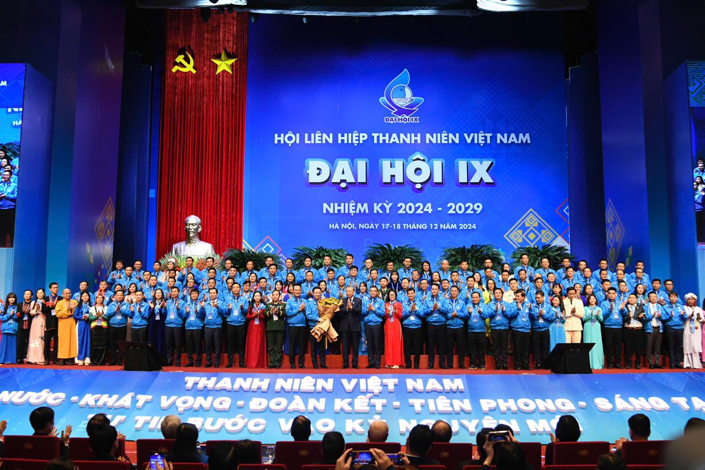 Ngày 18.12.2024, Đại hội đại biểu toàn quốc Hội Liên hiệp thanh niên Việt Nam lần thứ IX đã diễn ra phiên trọng thể. Theo đó, Đại hội đã ra mắt Ủy ban T.Ư Hội Liên hiệp thanh niên Việt Nam khóa IX (nhiệm kỳ 2024 – 2029) với 135 người. Anh Nguyễn Tường Lâm, Bí thư T.Ư Đoàn, Phó chủ tịch T.Ư Hội Liên hiệp thanh niên Việt Nam khóa VIII, được hiệp thương giữ chức Chủ tịch T.Ư Hội Liên hiệp thanh niên Việt Nam khóa IX