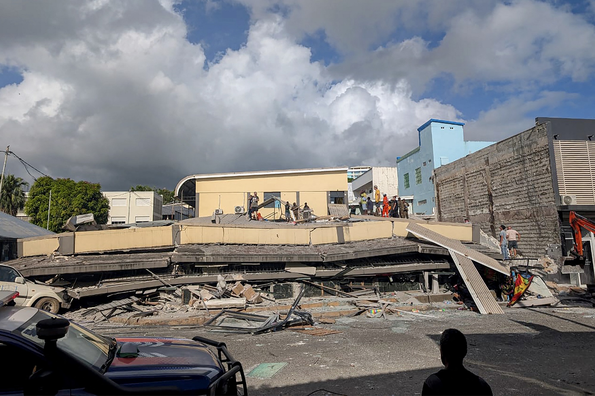 Strong earthquake in Vanuatu: 14 people died, the embassy building collapsed - Photo 2.