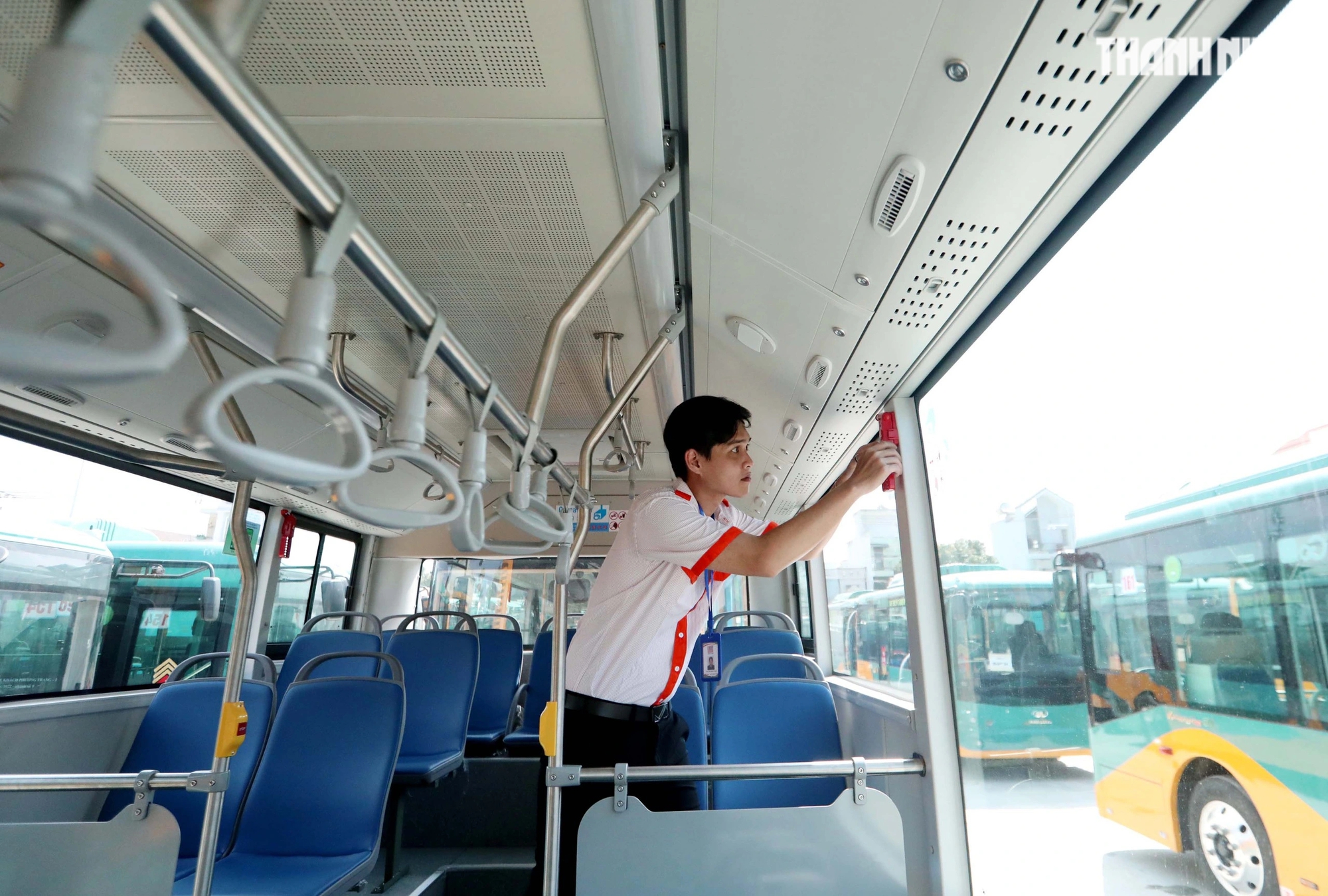 Xe buýt điện hiện đại chở khách cho metro số 1 TP.HCM sẵn sàng hoạt động- Ảnh 8.