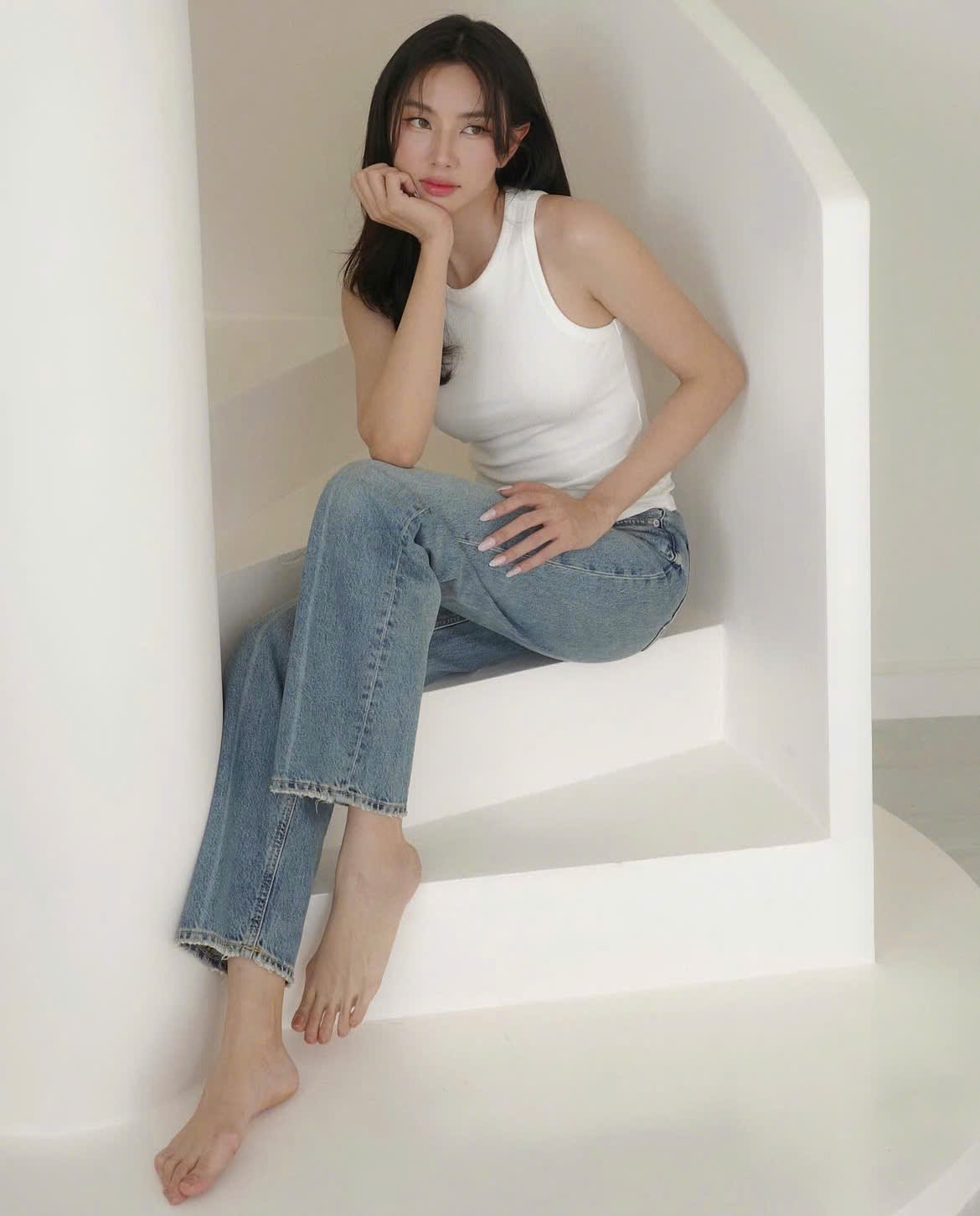 ដំឡើងស្ទីលរបស់អ្នកជាមួយនឹងខោទ្រនាប់ស្អាតបំផុតចំនួន ៣ - រូបថត ៣. Nâng tầm phong cách với 3 dáng quần cực kỳ tôn dáng- Ảnh 3.