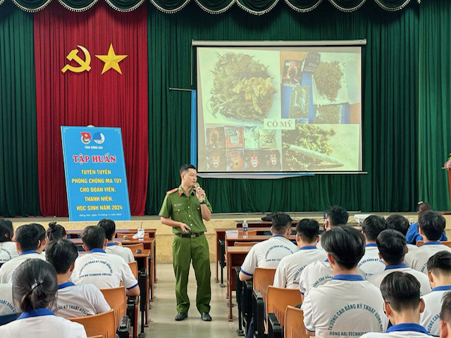 Giúp học sinh tránh xa tệ nạn xã hội- Ảnh 1.