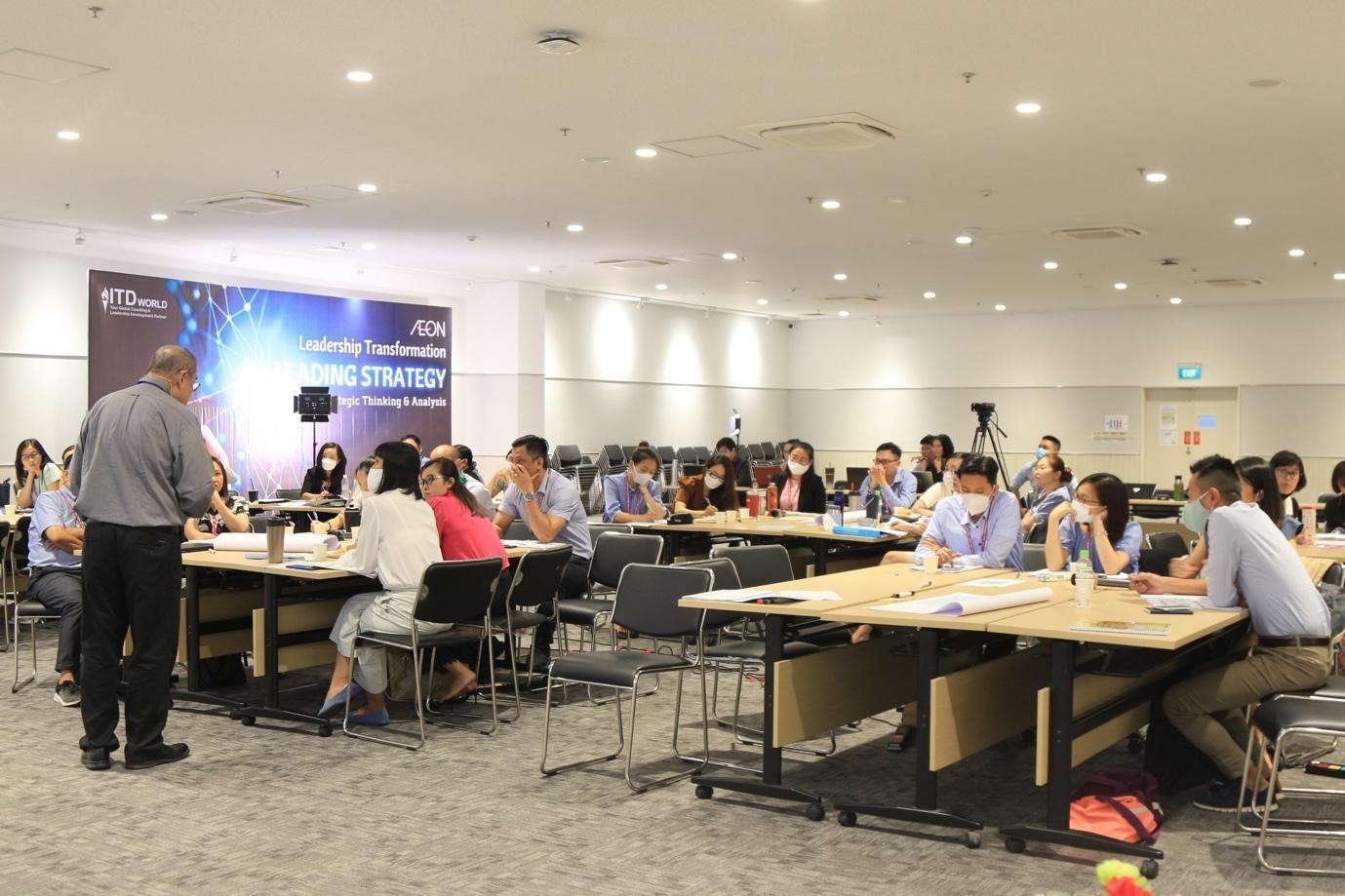 Bí quyết kiến tạo môi trường làm việc tại AEON Việt Nam - Ảnh 2. Người AEON được cung cấp các hình thức học tập và đào tạo tại công ty