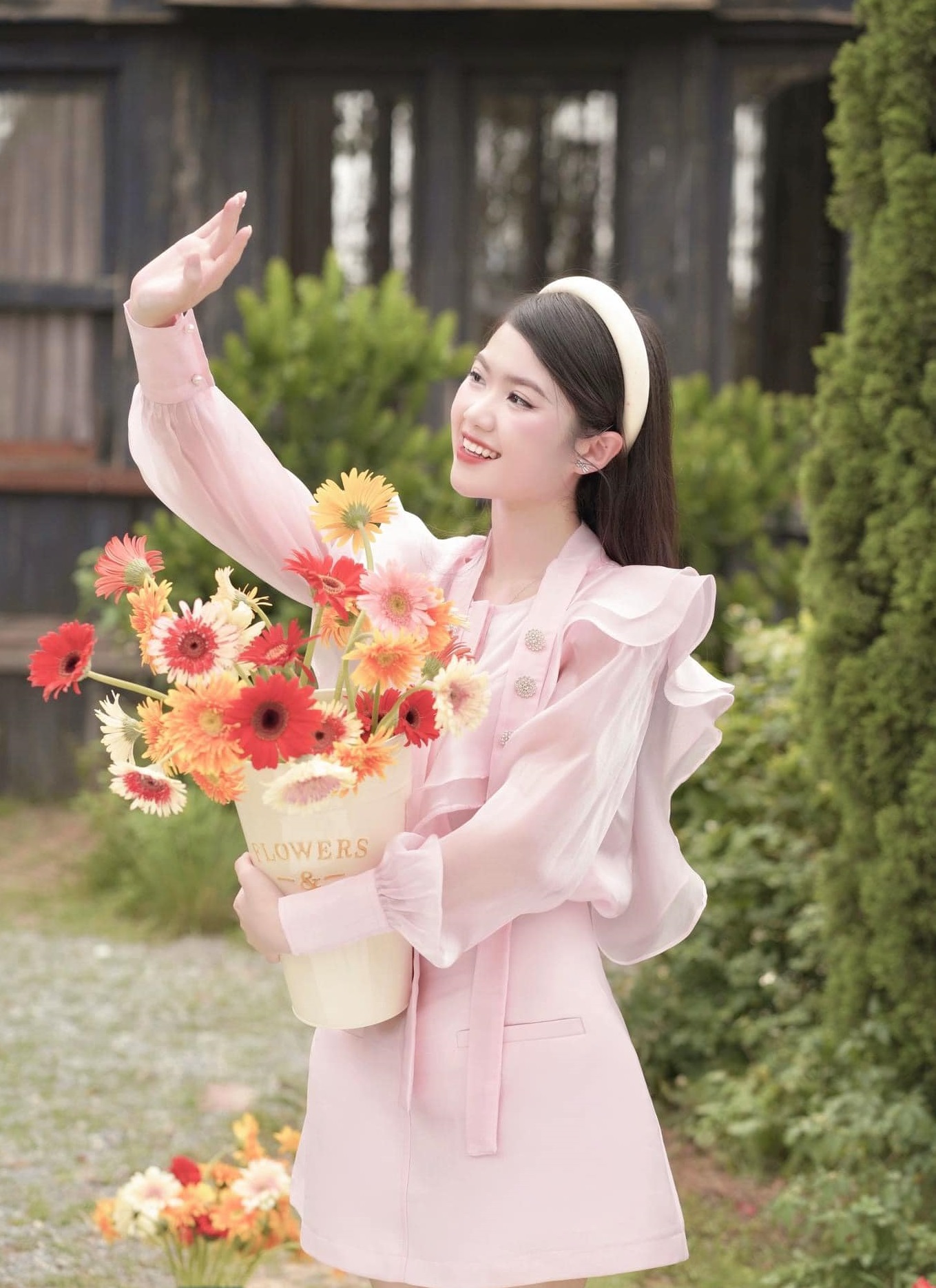 Nàng sẽ trẻ lại 10 tuổi nếu diện những bản phối trong trẻo này- Ảnh 7. Nàng sẽ trẻ lại 10 tuổi nếu diện những bản phối trong trẻo này- Ảnh 7.