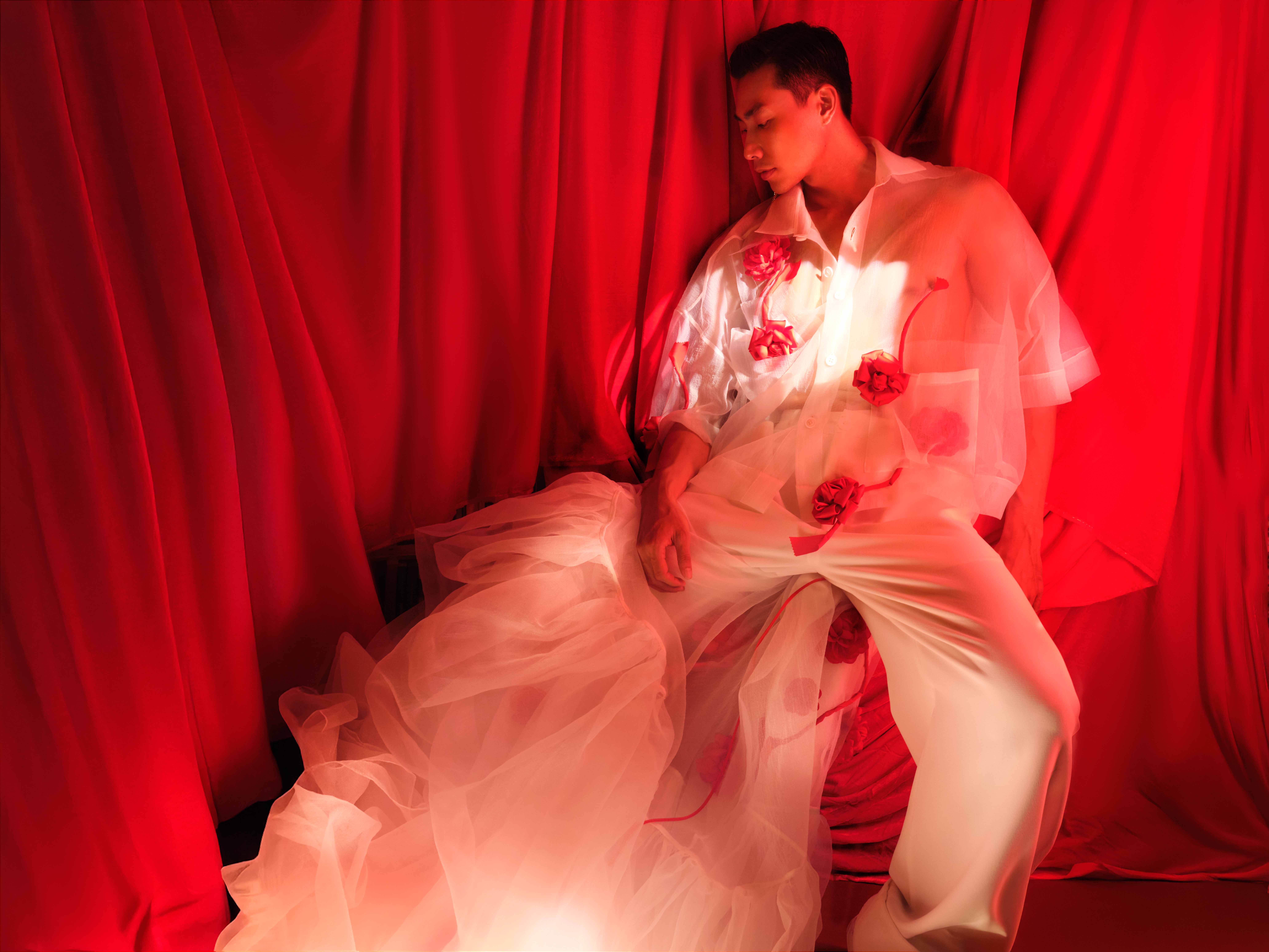 Khanh Van در زیبایی با Ngoc Chau و Le Hoang Phuong در یک کتابفروشی قدیمی رقابت می کند - عکس 8. Khánh Vân đọ nhan sắc với Ngọc Châu, Lê Hoàng Phương trong tiệm sách cũ- Ảnh 8.