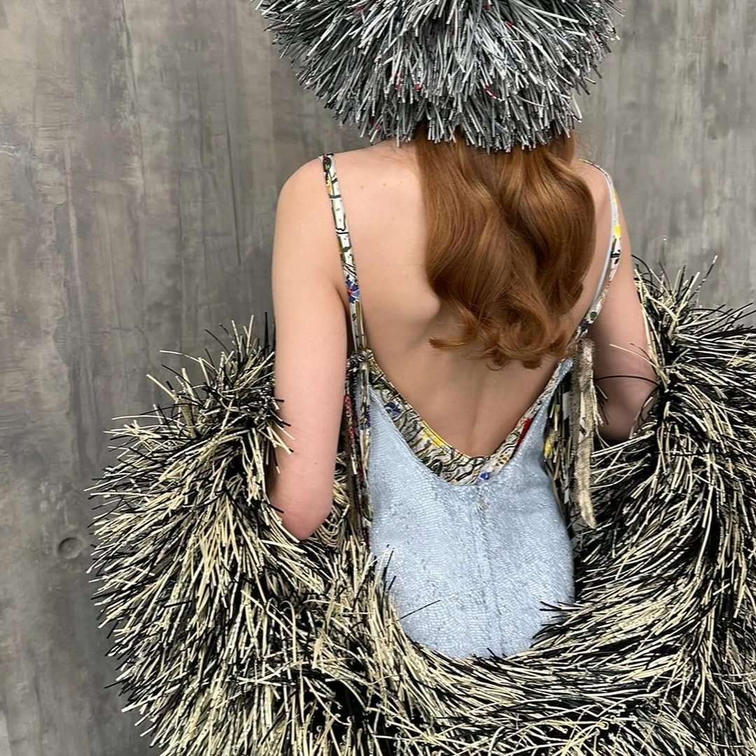 „Scaunul fierbinte” al lui Chanel are un nou proprietar după 6 luni de așteptare - Fotografia 2. 'Chiếc ghế nóng' của Chanel đã có chủ nhân mới sau 6 tháng chờ đợi- Ảnh 2.