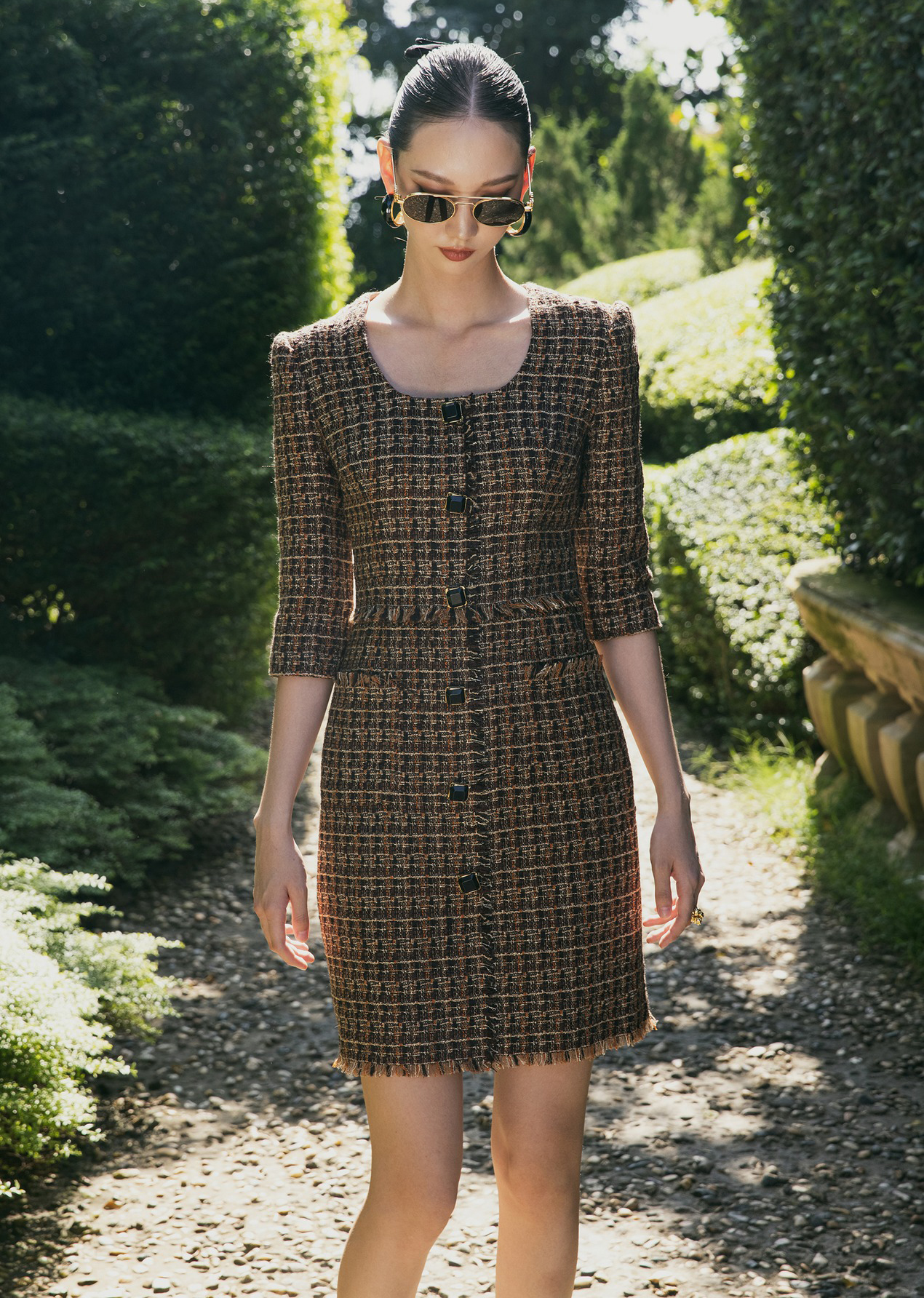 ຮູບແບບການນຸ່ງທີ່ຫຼູຫຼາ ແລະສະຫງ່າງາມທີ່ທ່ານບໍ່ສາມາດລະເລີຍໃນລະດູໜາວ - ຮູບ 8. Kiểu váy liền sang trọng, quý phái bạn không thể làm ngơ trong mùa lạnh- Ảnh 8.