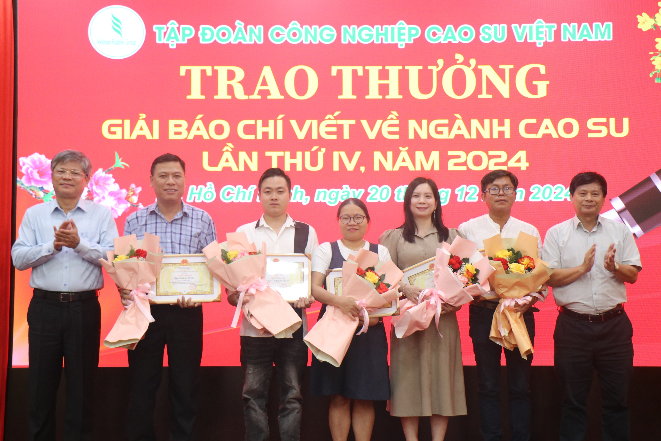 Báo Thanh Niên đạt 2 giải A Giải báo chí viết về ngành cao su 2024- Ảnh 2.