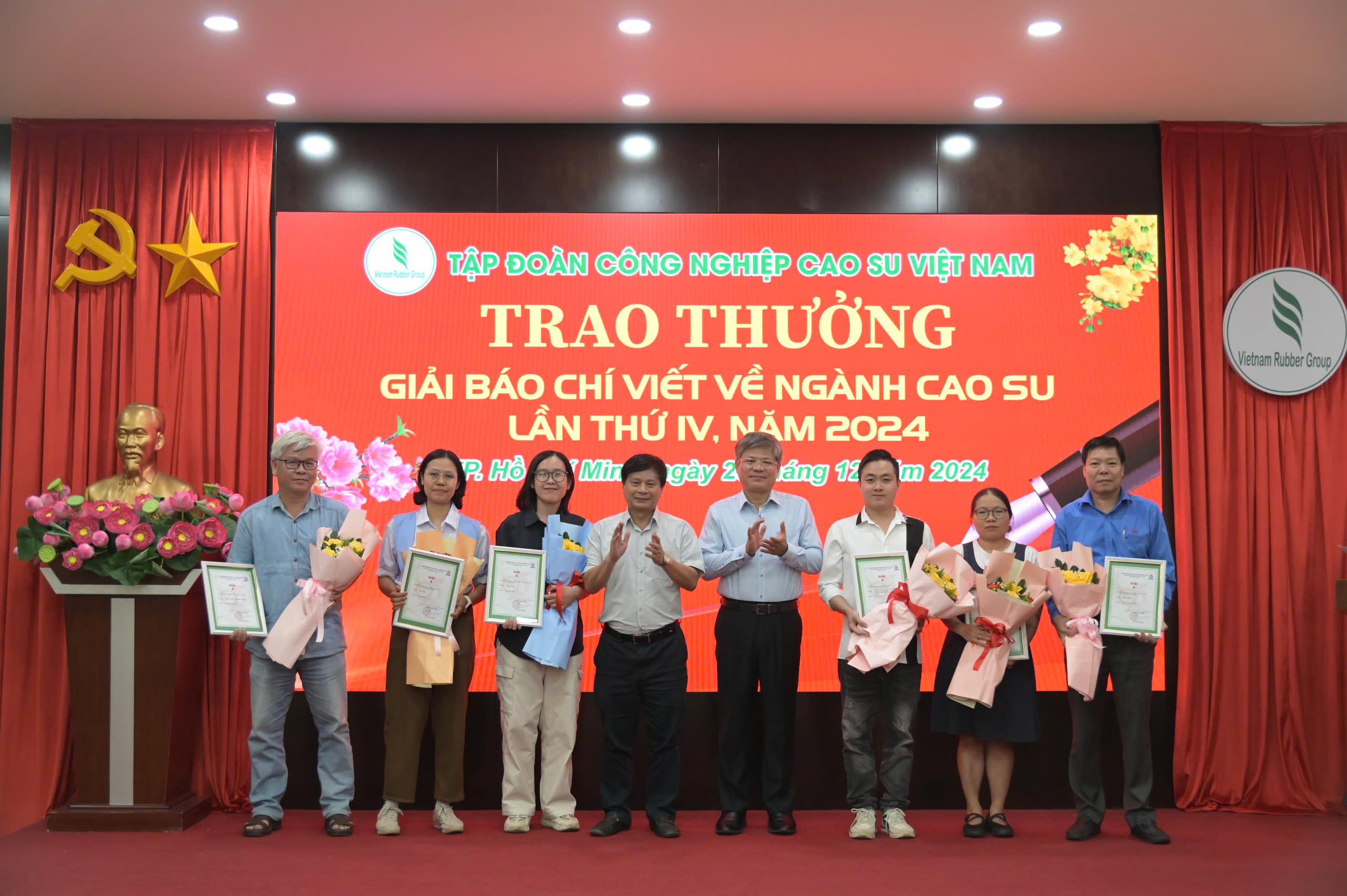 Báo Thanh Niên đạt 2 giải A Giải báo chí viết về ngành cao su 2024- Ảnh 1.